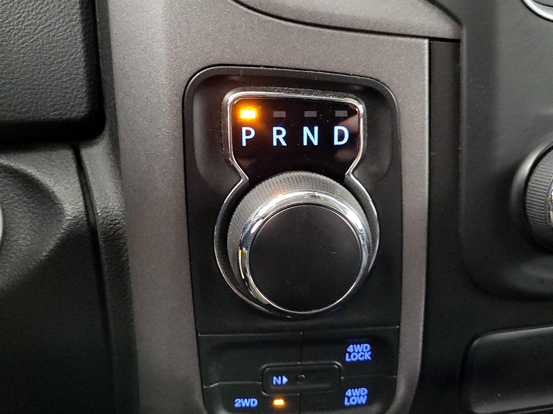 Thumbnail: 2019 RAM 1500 Classic - 17