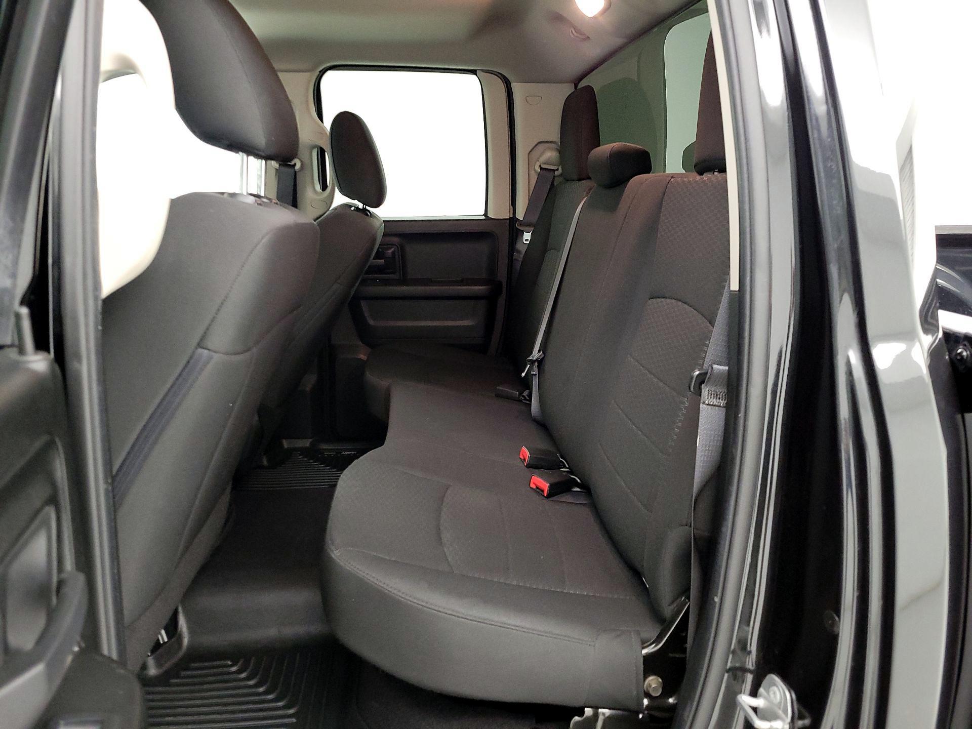 Thumbnail: 2019 RAM 1500 Classic - 19