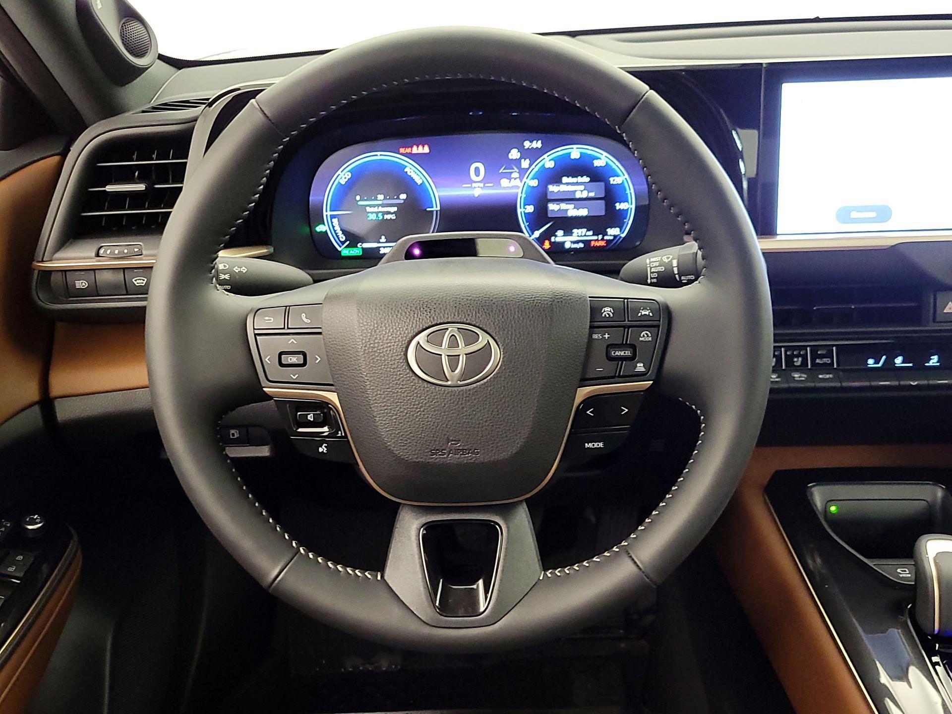 Thumbnail: 2026 Toyota Crown - 10