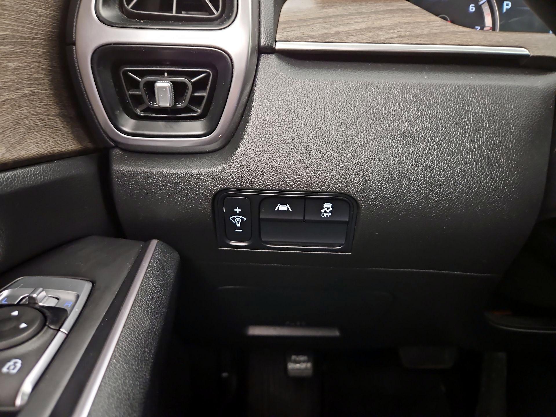 Thumbnail: 2023 Kia Sorento - 13