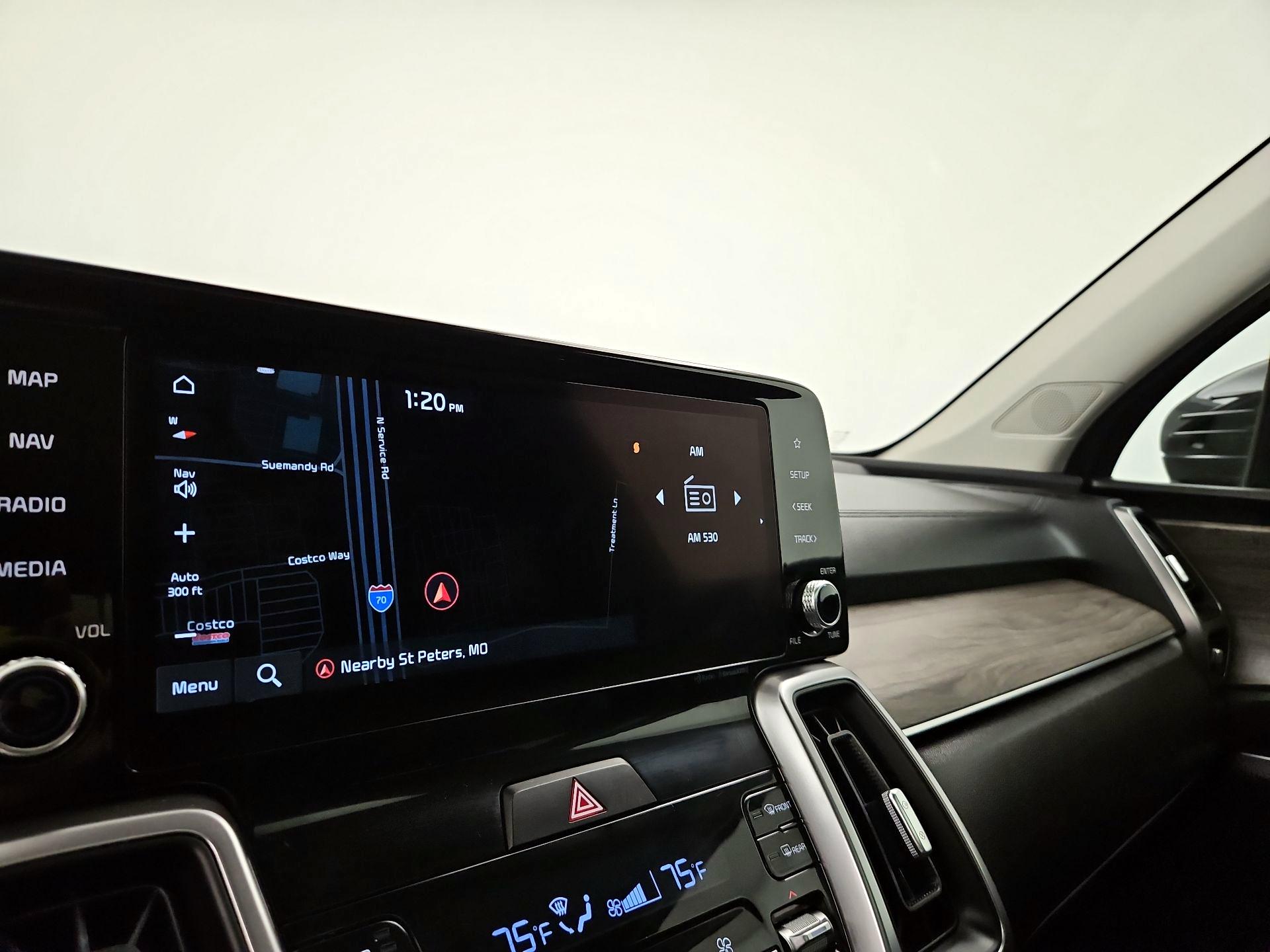 Thumbnail: 2023 Kia Sorento - 14