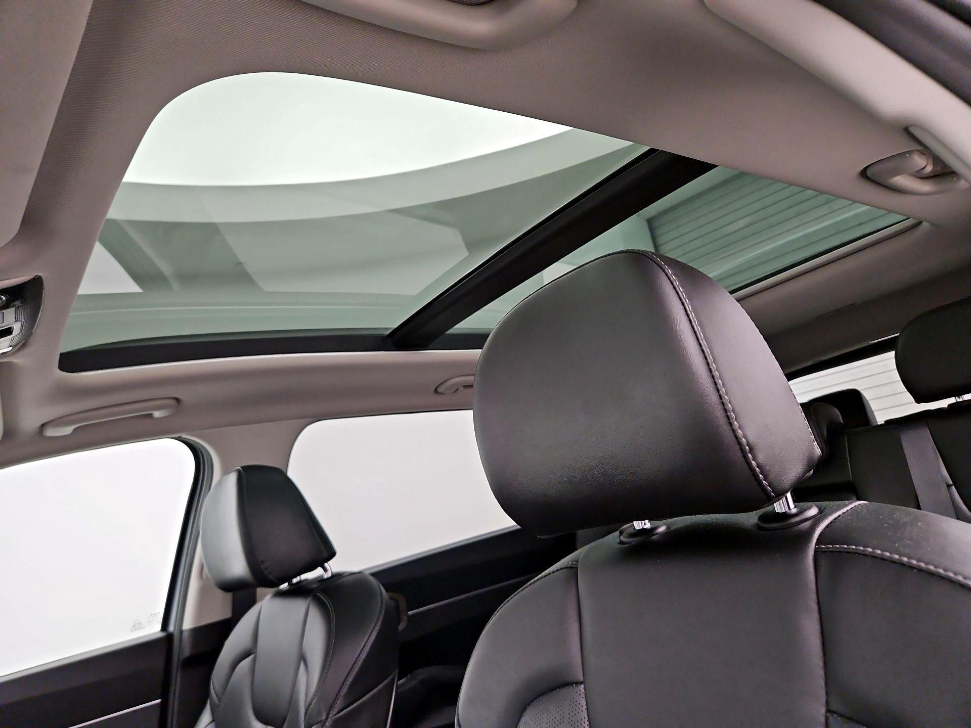 Thumbnail: 2023 Kia Sorento - 20