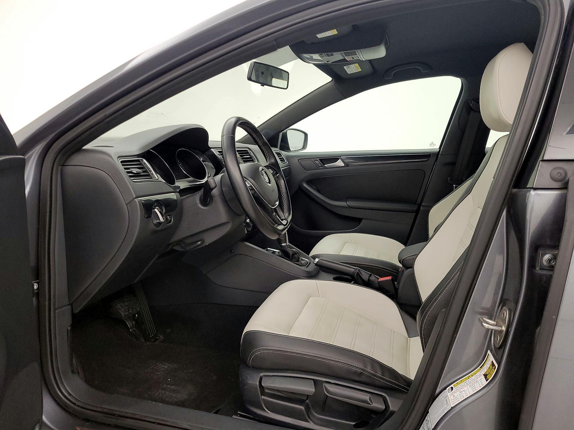 Thumbnail: 2015 Volkswagen Jetta - 11