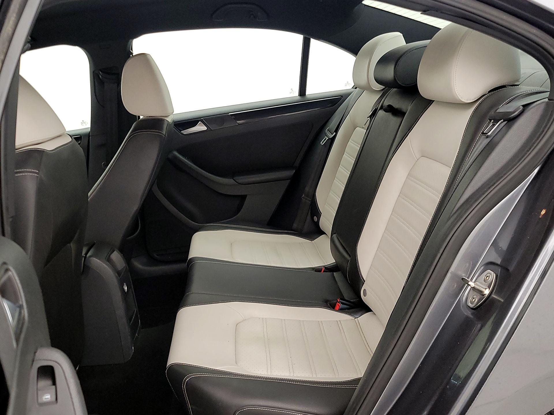 Thumbnail: 2015 Volkswagen Jetta - 20