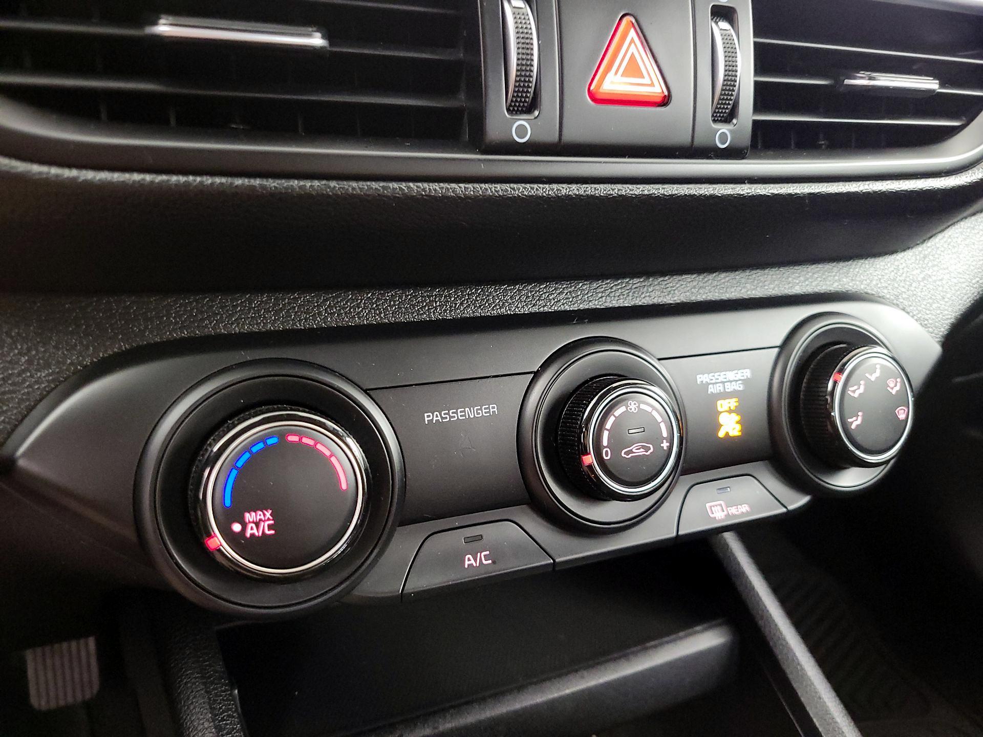 Thumbnail: 2023 Kia Forte - 16