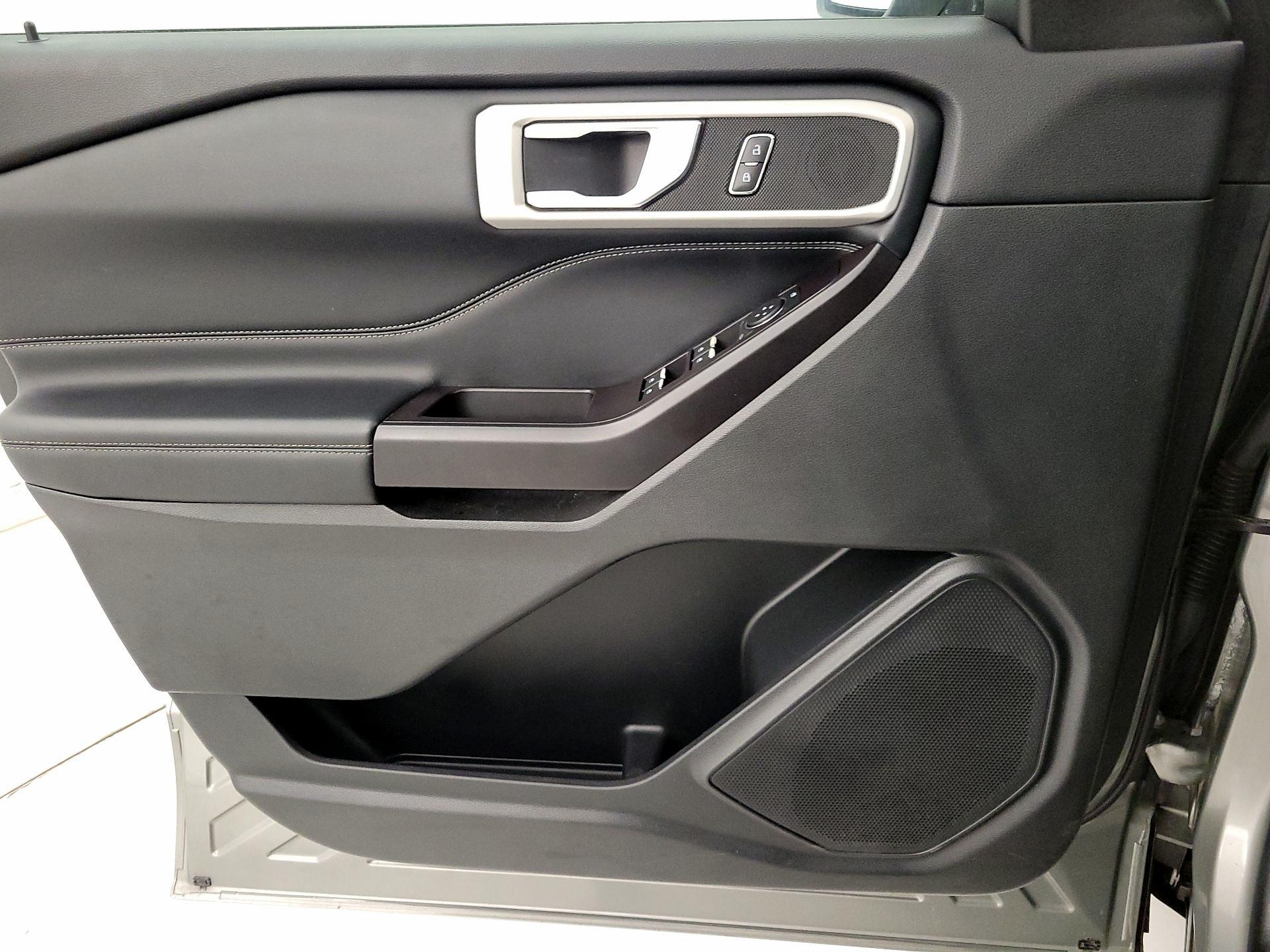 Thumbnail: 2020 Ford Explorer - 12