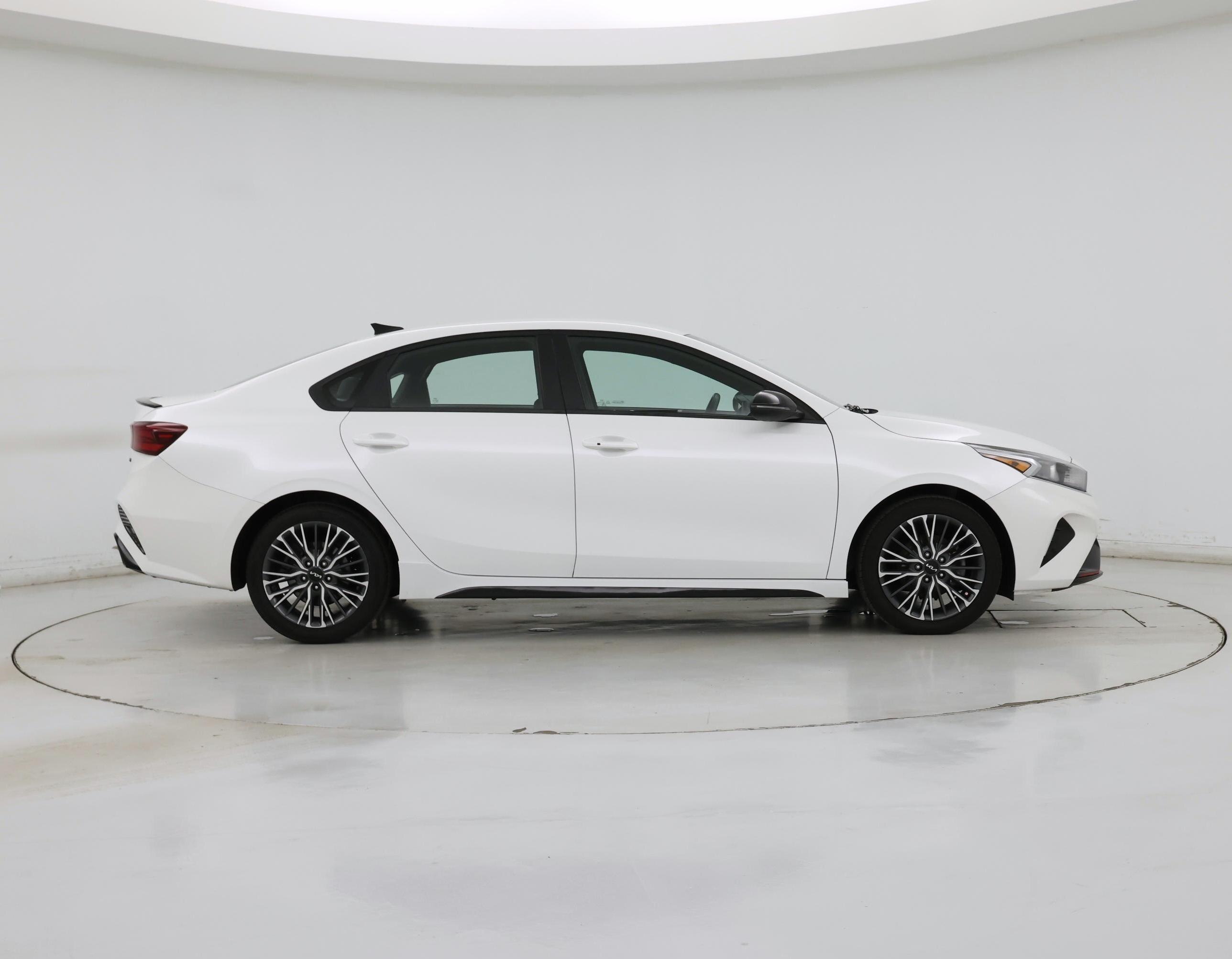 Thumbnail: 2024 Kia Forte - 7