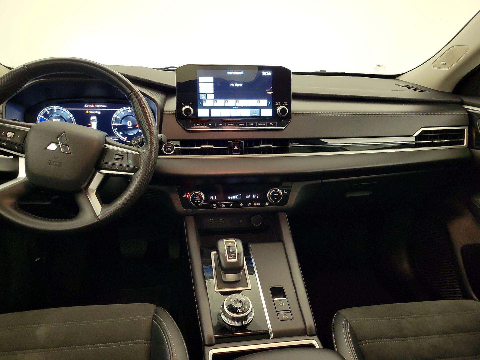 Thumbnail: 2024 Mitsubishi Outlander - 9