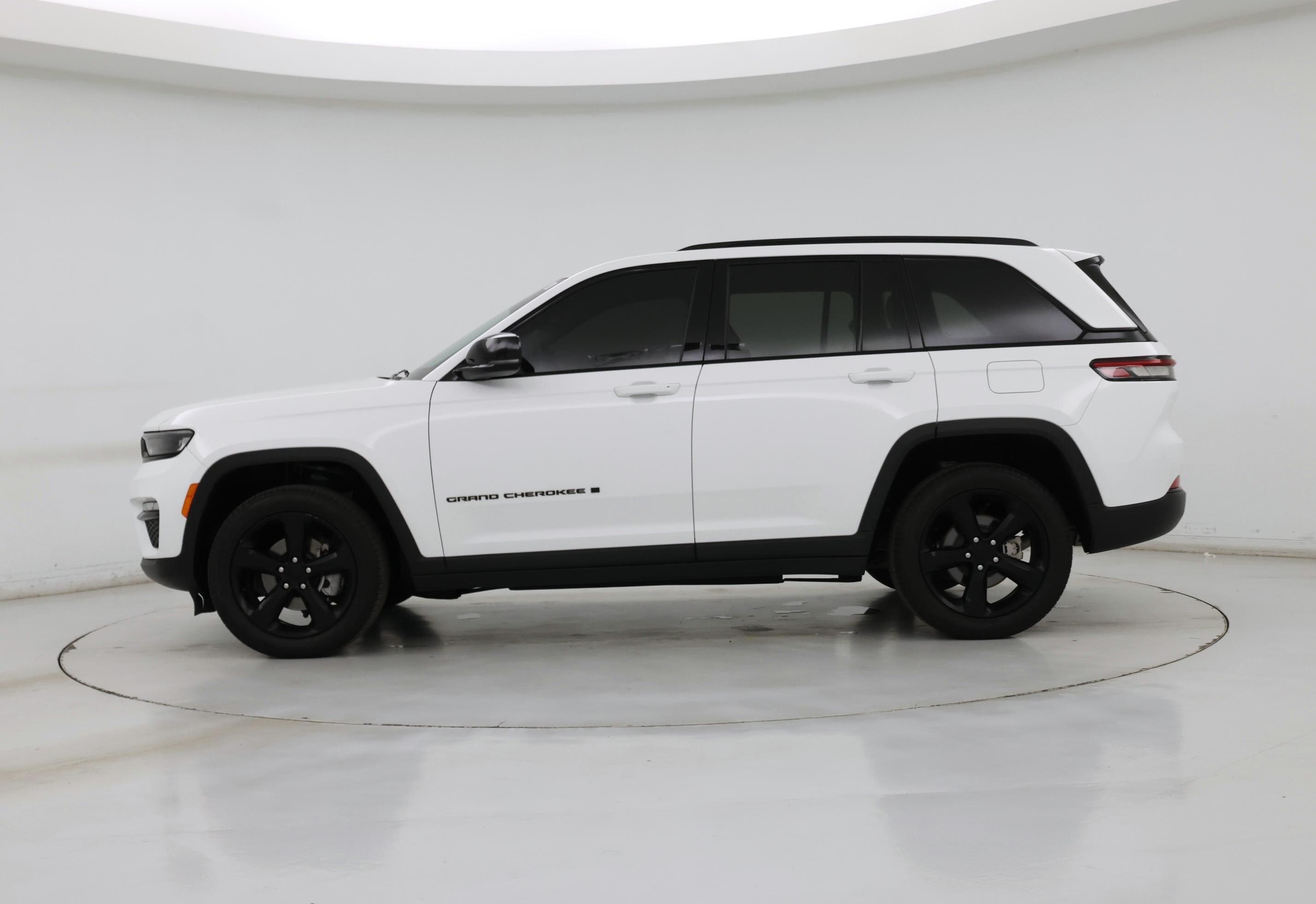 Thumbnail: 2024 Jeep Grand Cherokee - 3
