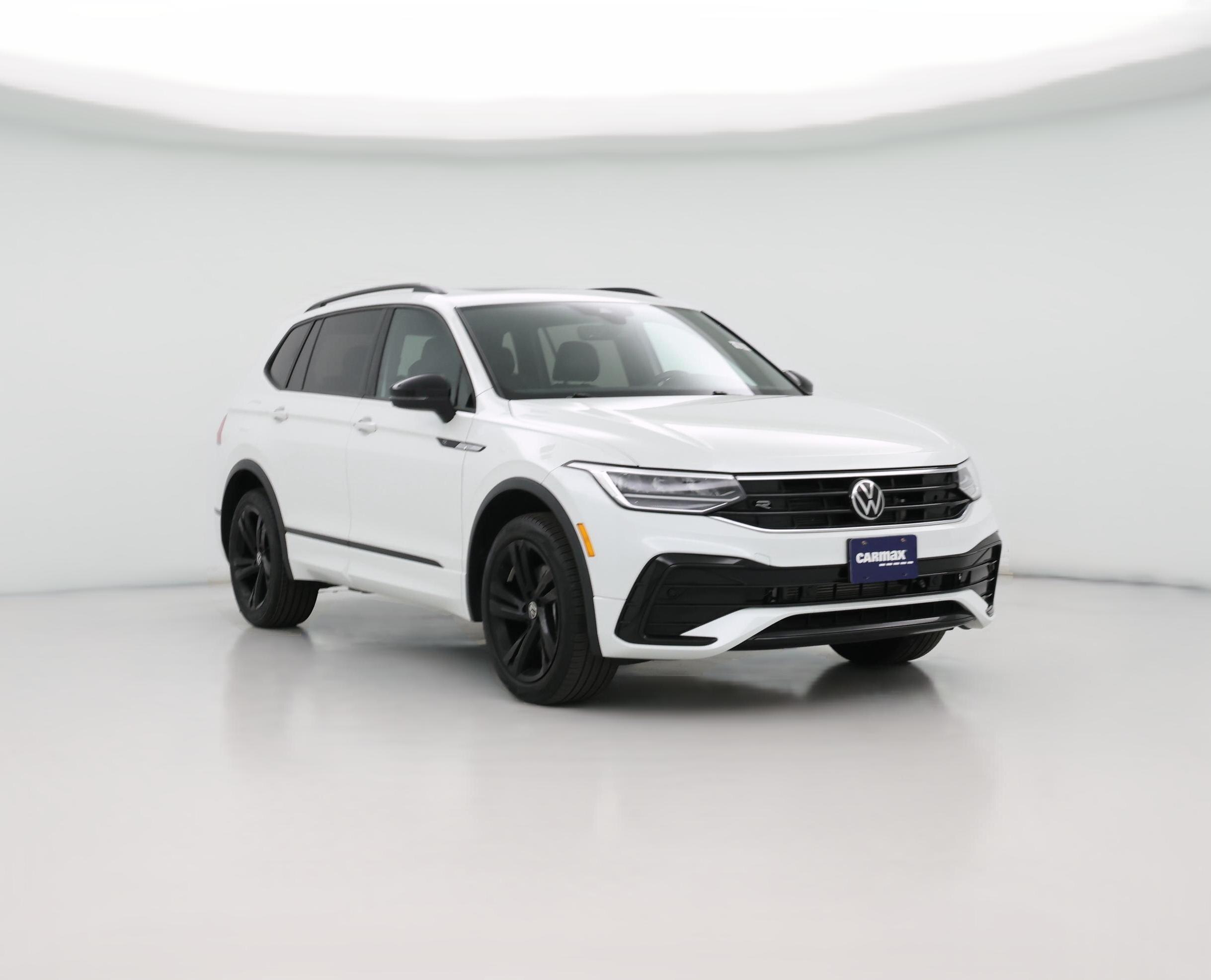 Thumbnail: 2023 Volkswagen Tiguan - 1
