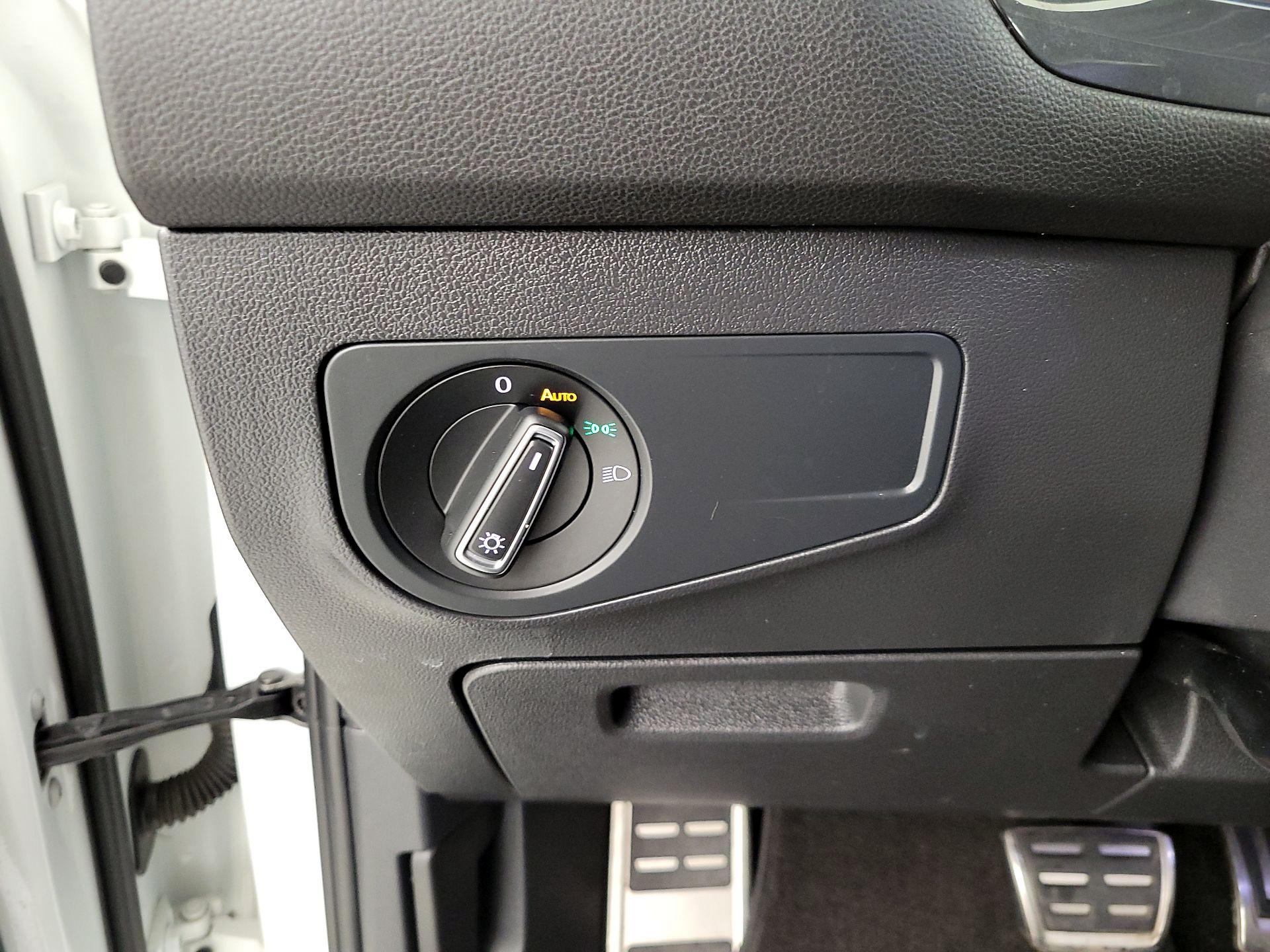 Thumbnail: 2023 Volkswagen Tiguan - 13