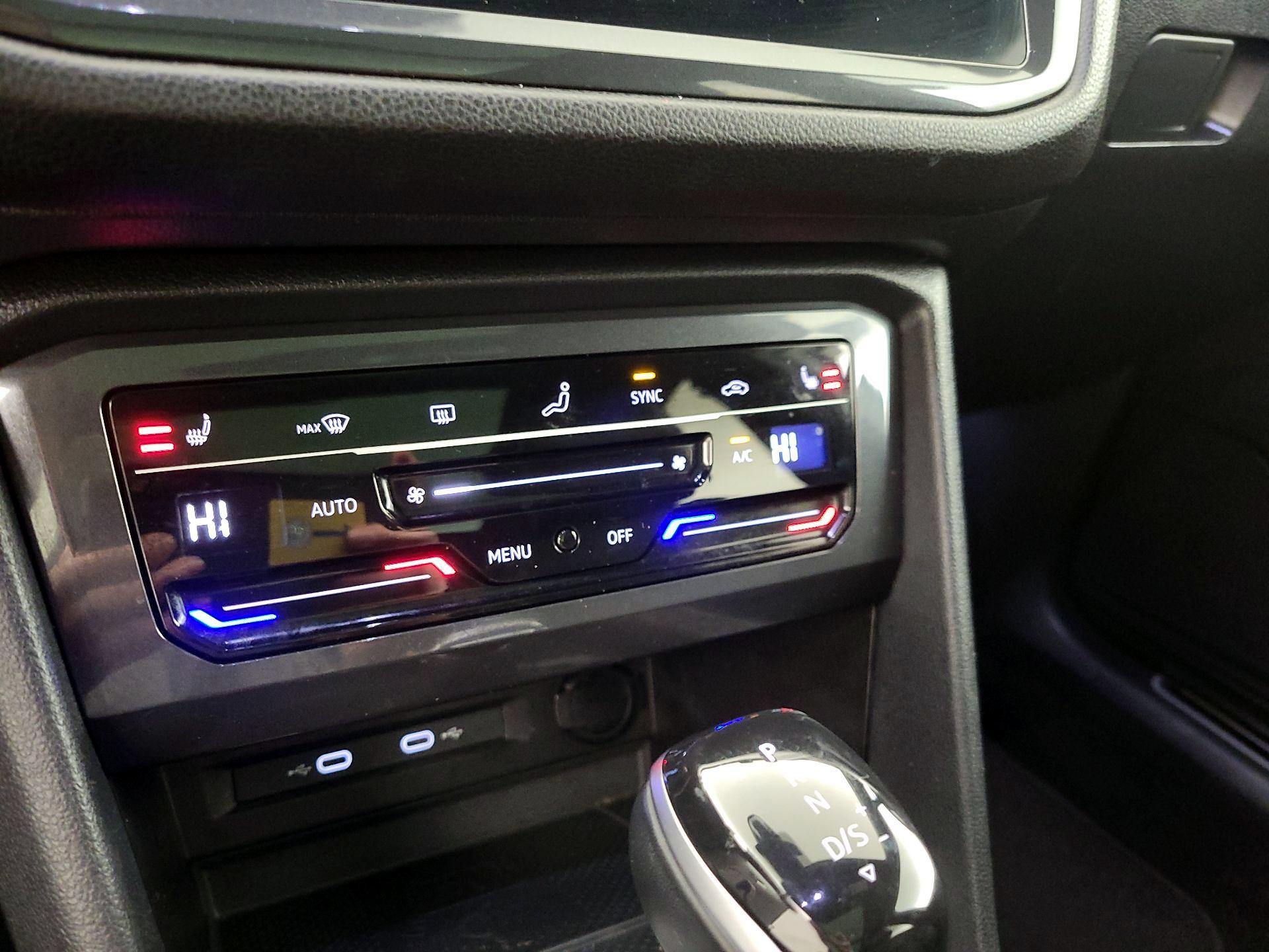 Thumbnail: 2023 Volkswagen Tiguan - 16