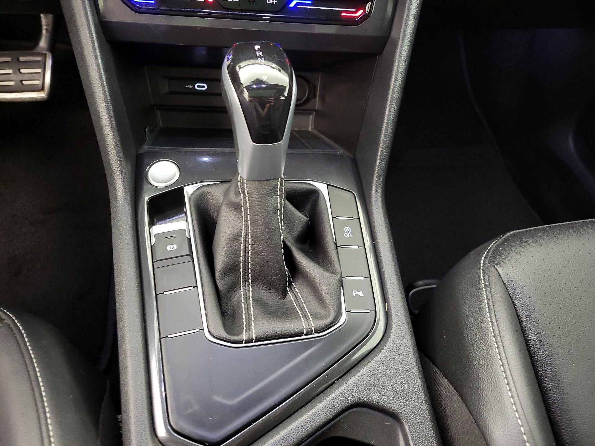 Thumbnail: 2023 Volkswagen Tiguan - 17