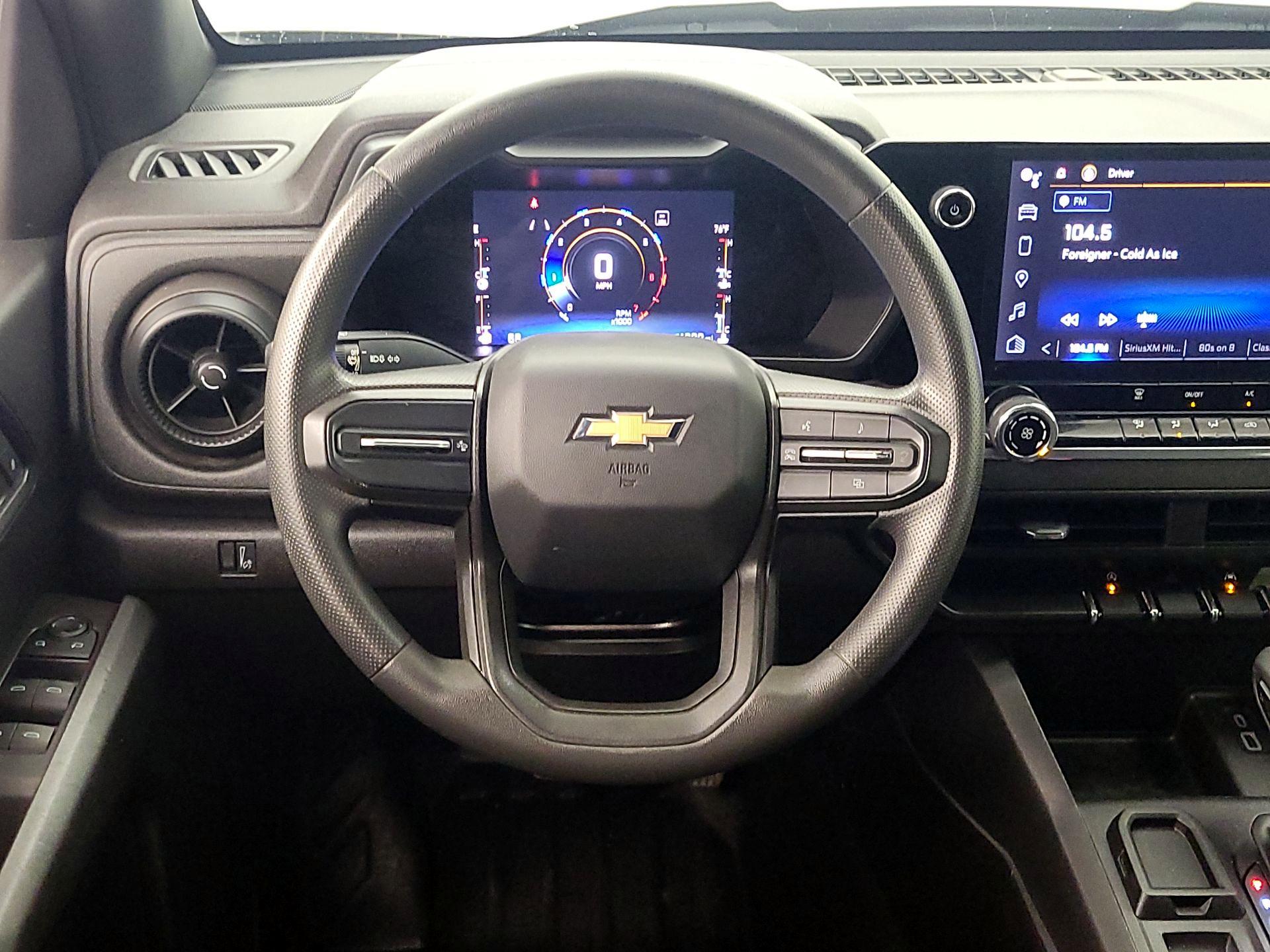 Thumbnail: 2023 Chevrolet Colorado - 10