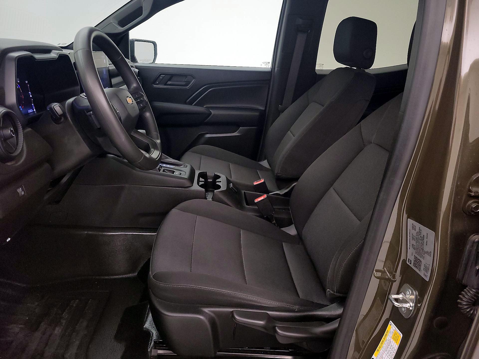 Thumbnail: 2023 Chevrolet Colorado - 11