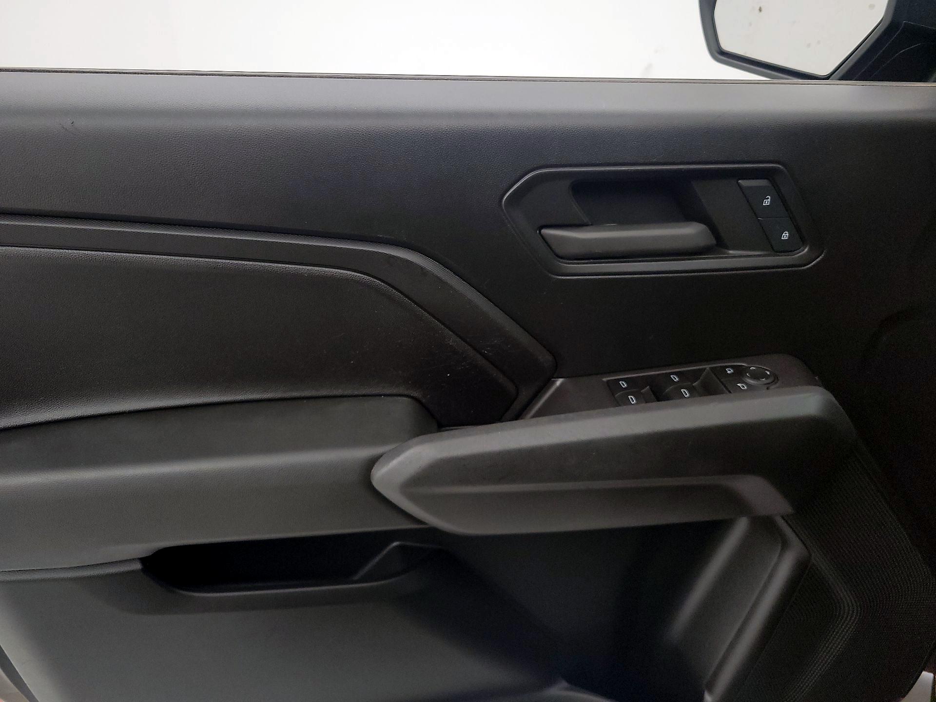 Thumbnail: 2023 Chevrolet Colorado - 12