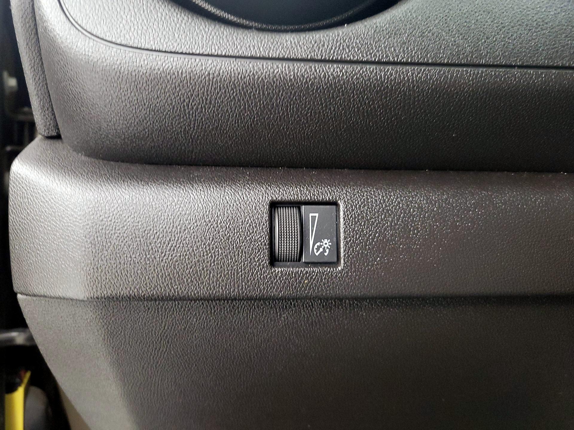 Thumbnail: 2023 Chevrolet Colorado - 13