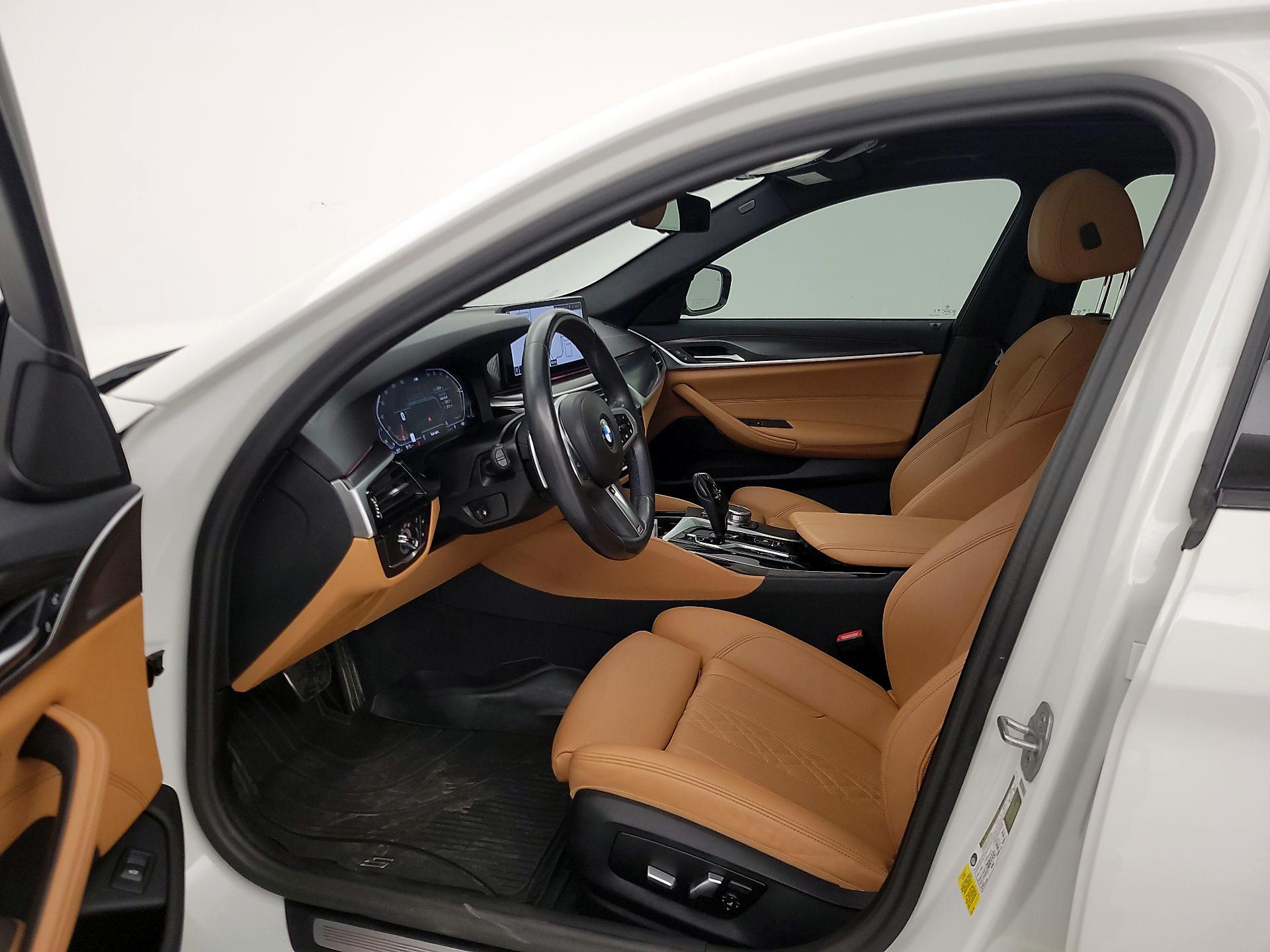 Thumbnail: 2023 BMW 5 Series - 11