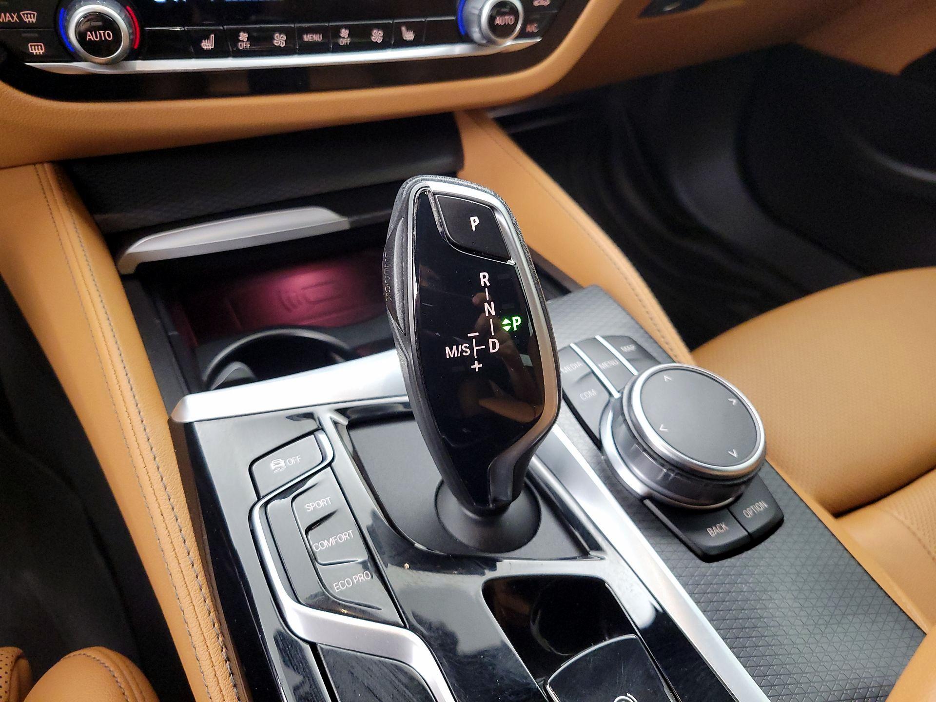 Thumbnail: 2023 BMW 5 Series - 18