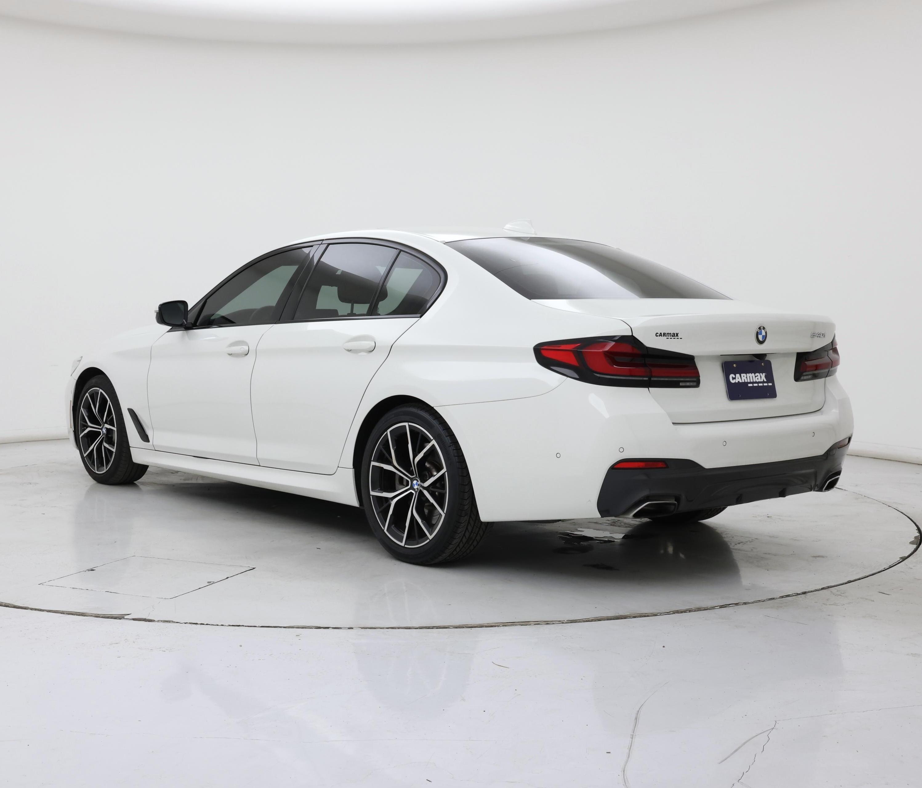 Thumbnail: 2023 BMW 5 Series - 2