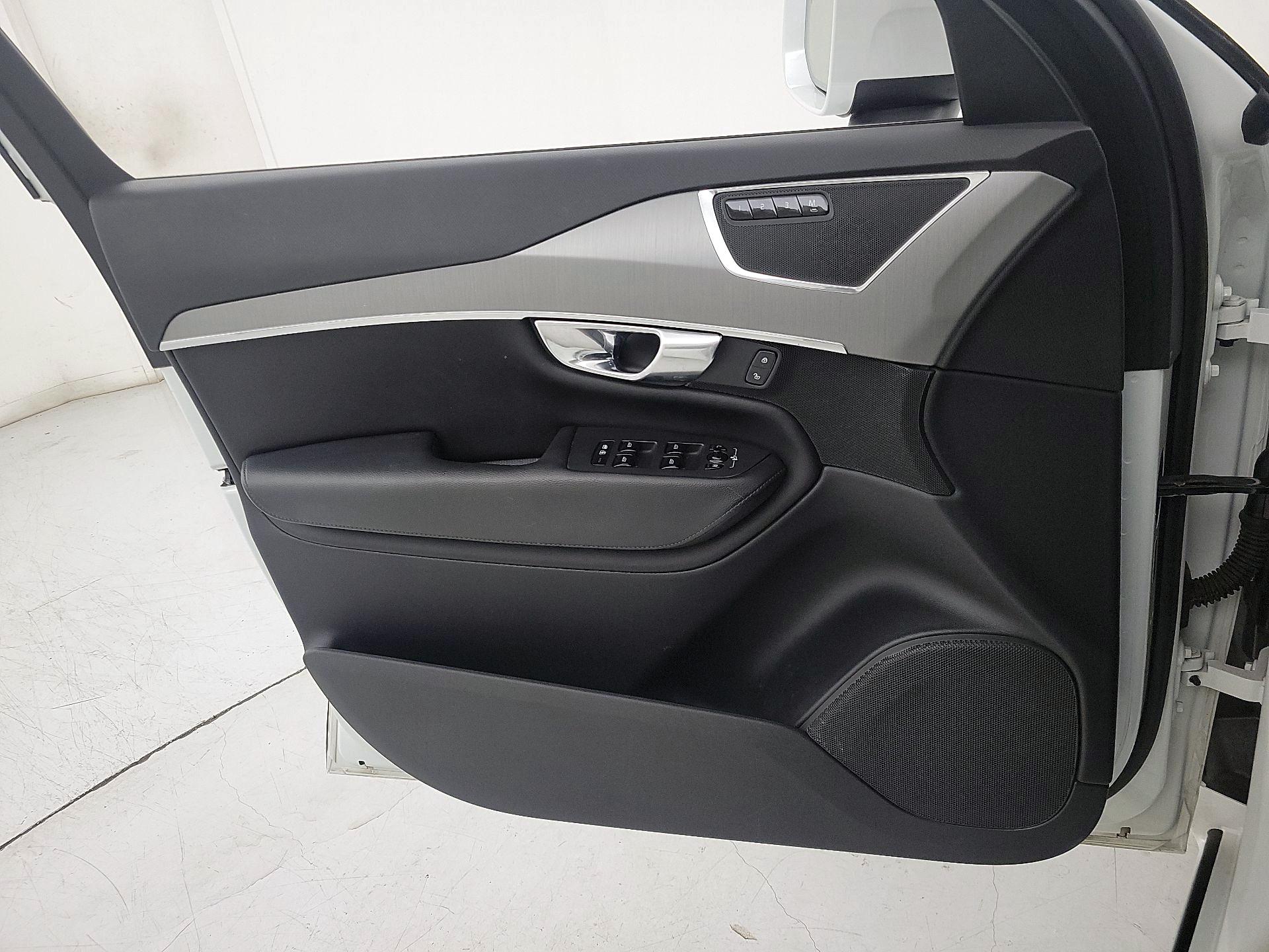 Thumbnail: 2023 Volvo XC90 - 12