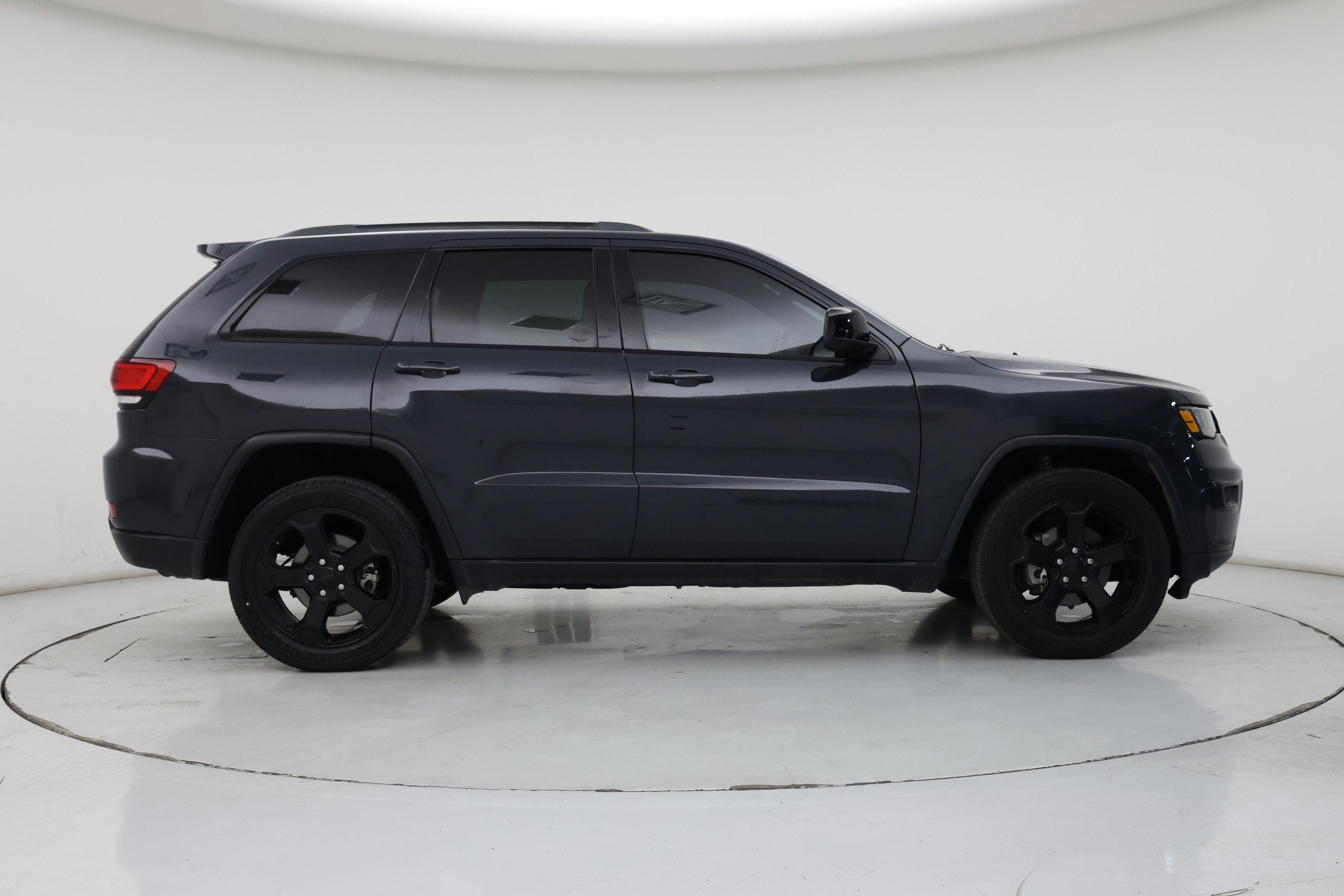 Thumbnail: 2018 Jeep Grand Cherokee - 7