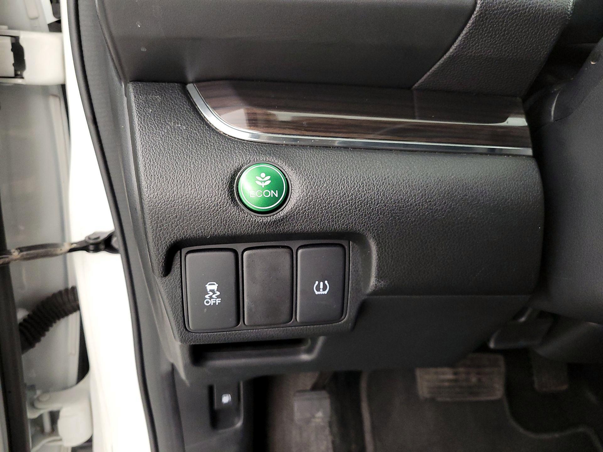 Thumbnail: 2016 Honda CR-V - 13