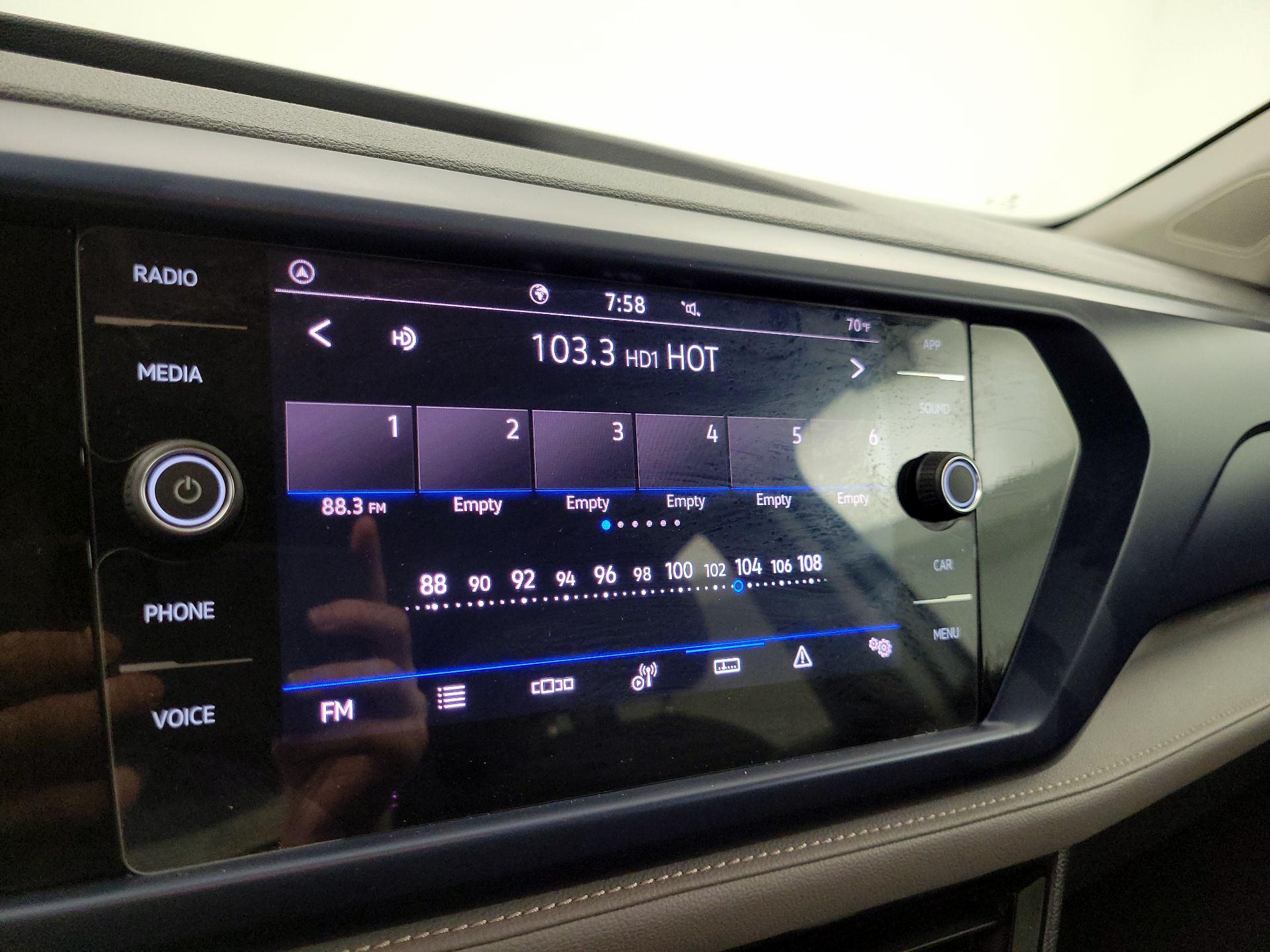 Thumbnail: 2024 Volkswagen Taos - 15