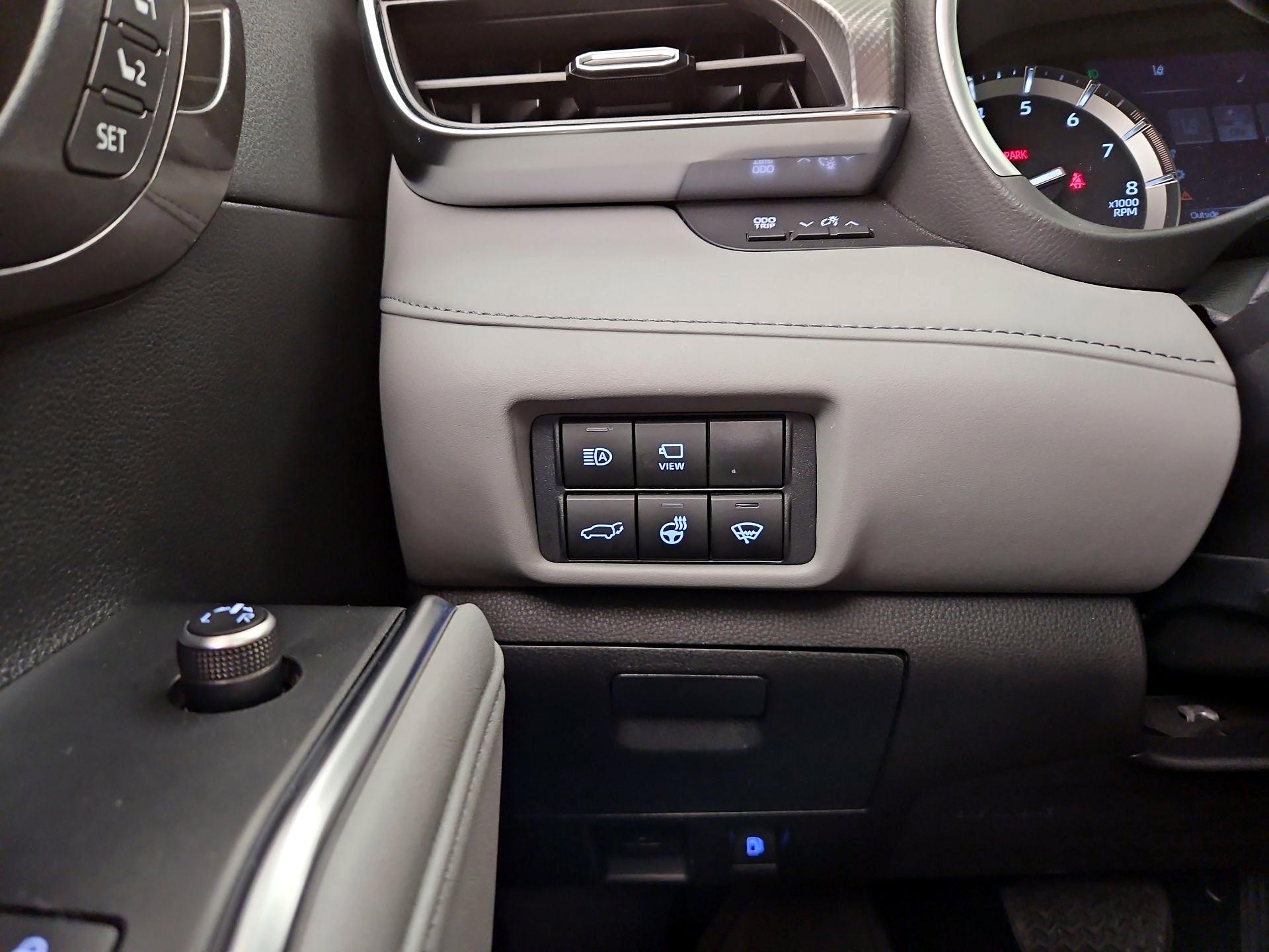 Thumbnail: 2021 Toyota Highlander - 13