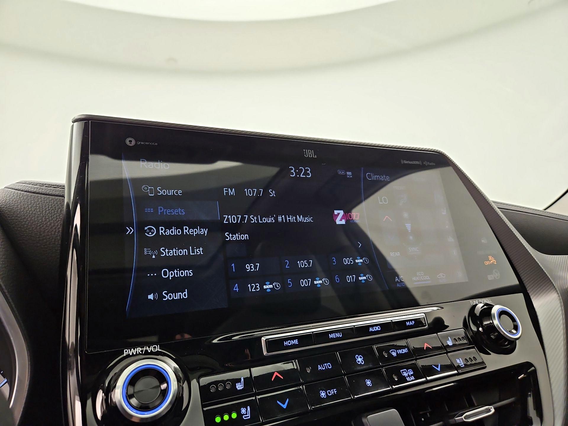 Thumbnail: 2021 Toyota Highlander - 16