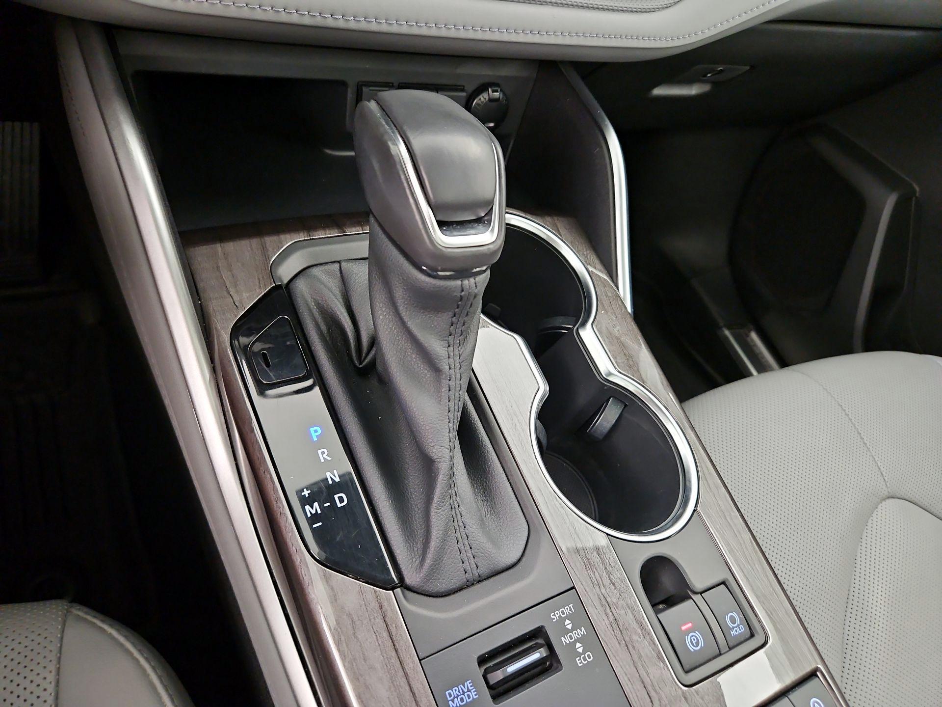 Thumbnail: 2021 Toyota Highlander - 18