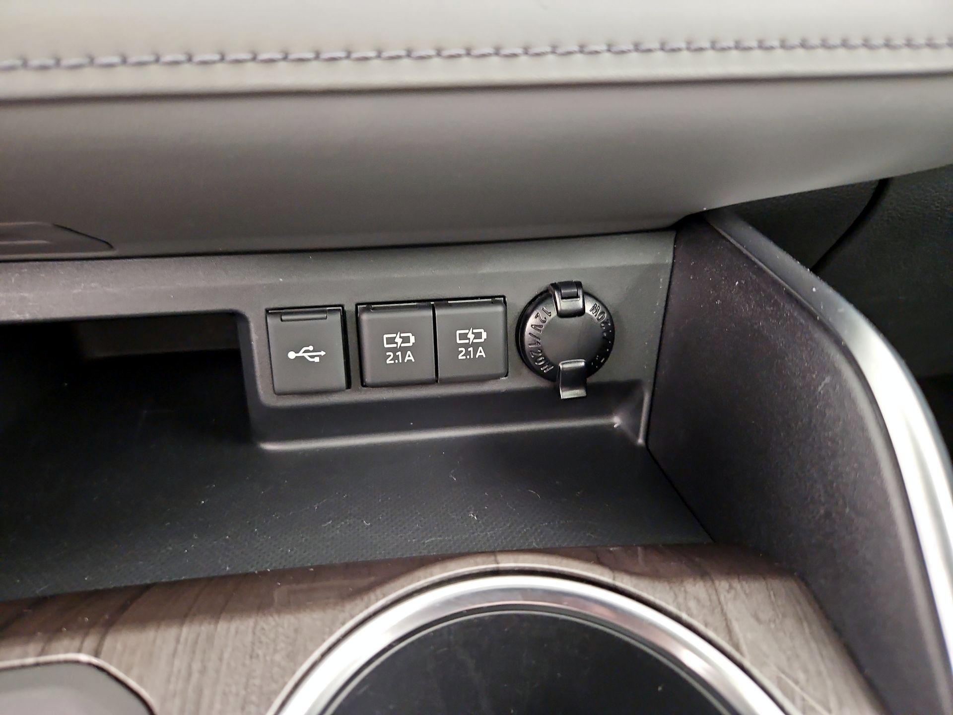 Thumbnail: 2021 Toyota Highlander - 19