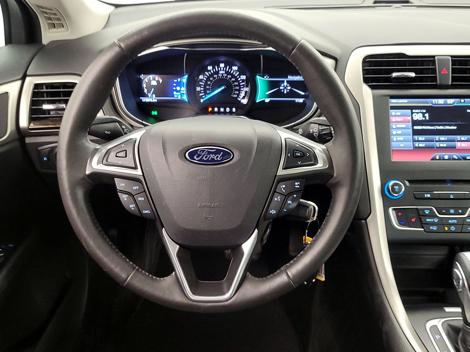 Thumbnail: 2016 Ford Fusion - 10
