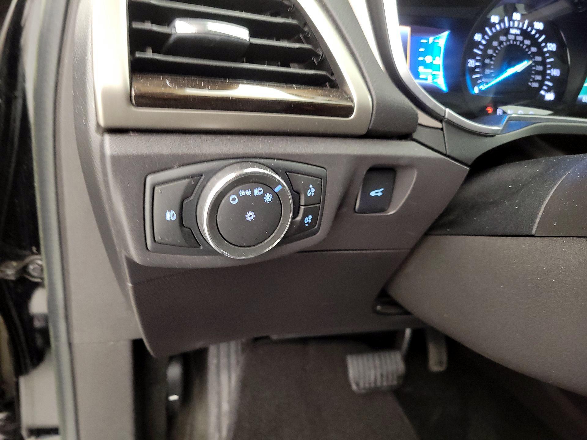 Thumbnail: 2016 Ford Fusion - 13