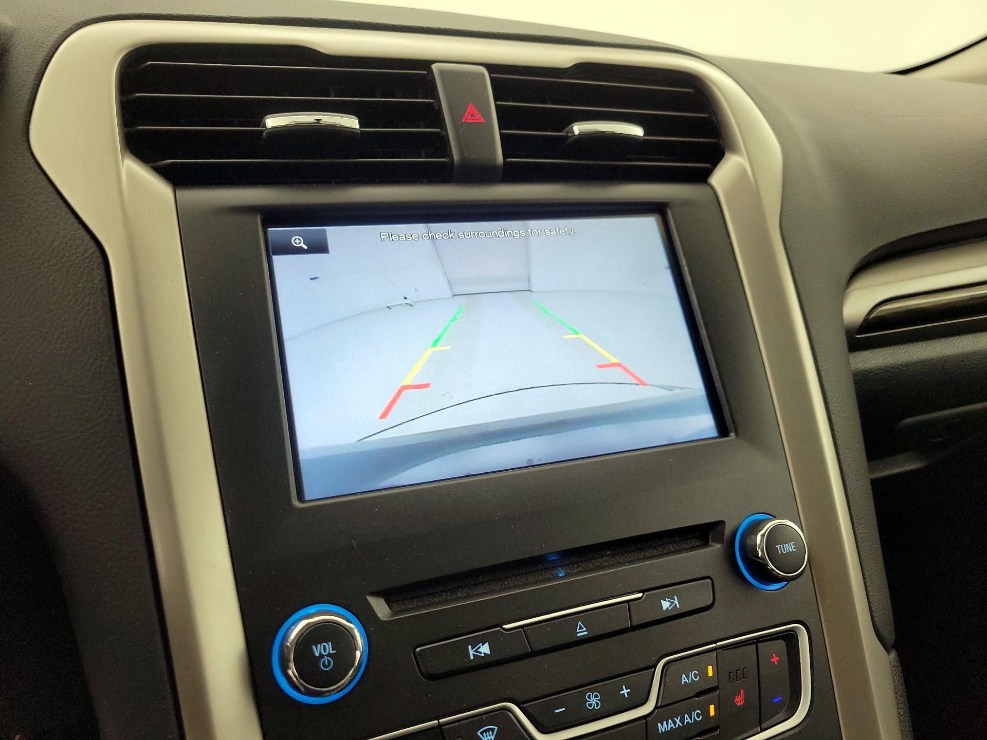 Thumbnail: 2016 Ford Fusion - 14