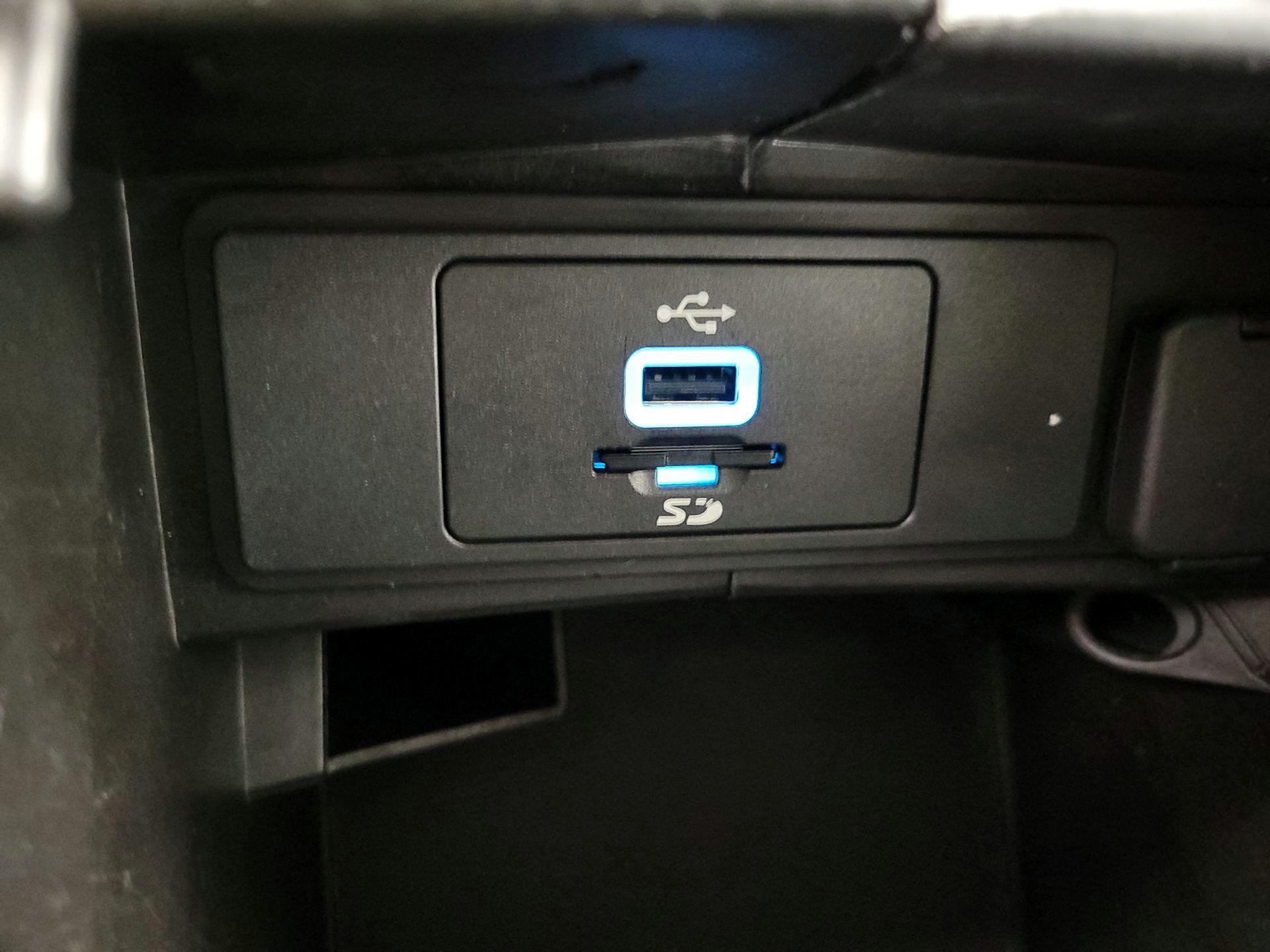 Thumbnail: 2016 Ford Fusion - 18