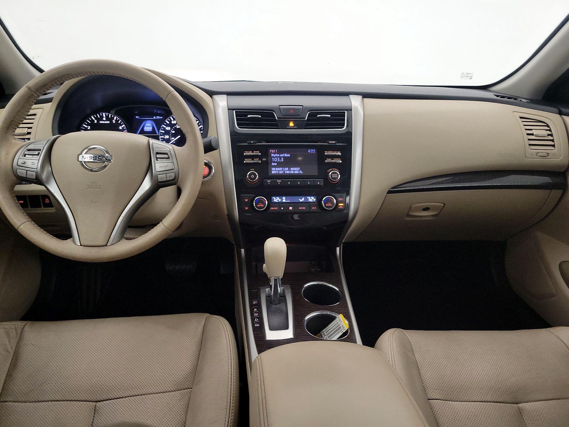 Thumbnail: 2015 Nissan Altima - 9