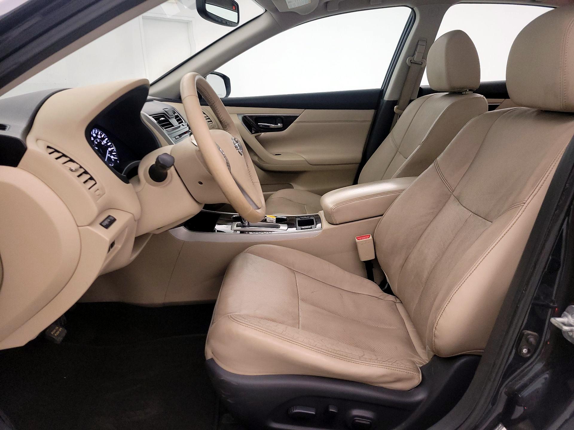 Thumbnail: 2015 Nissan Altima - 11