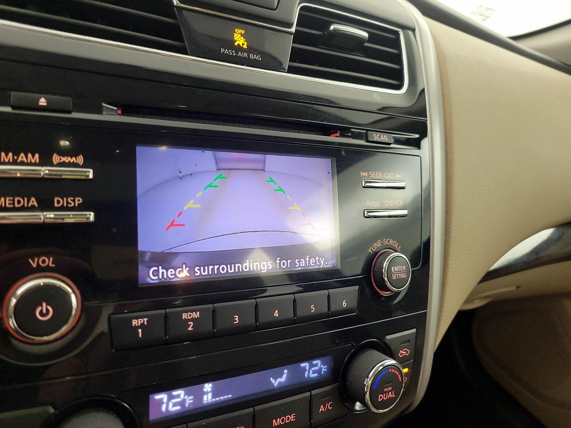 Thumbnail: 2015 Nissan Altima - 14