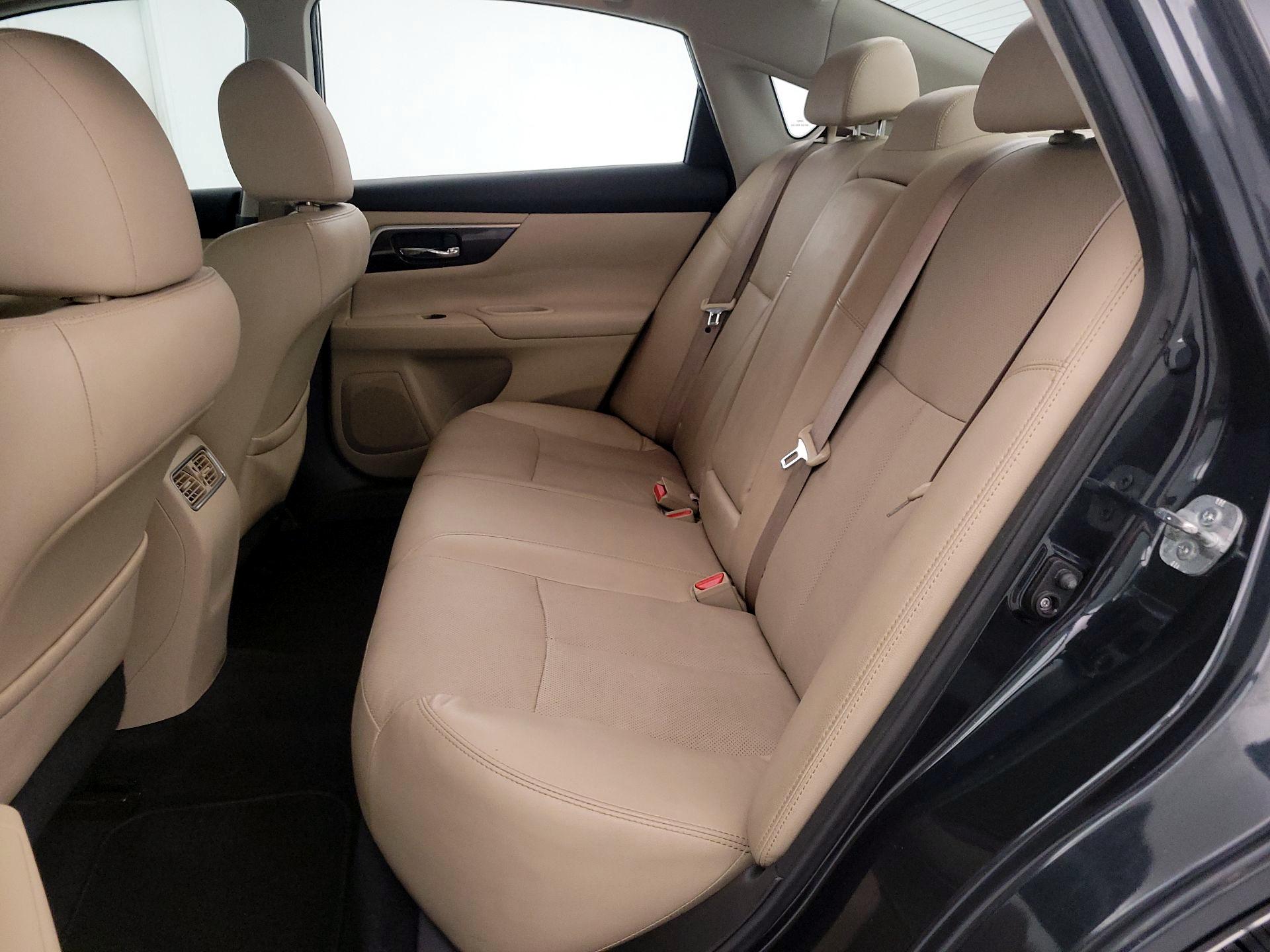 Thumbnail: 2015 Nissan Altima - 20