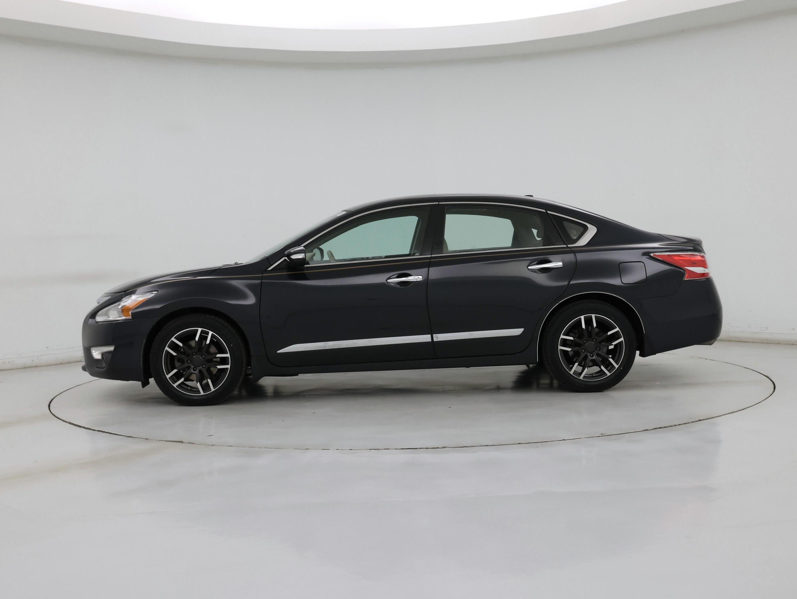 Thumbnail: 2015 Nissan Altima - 3