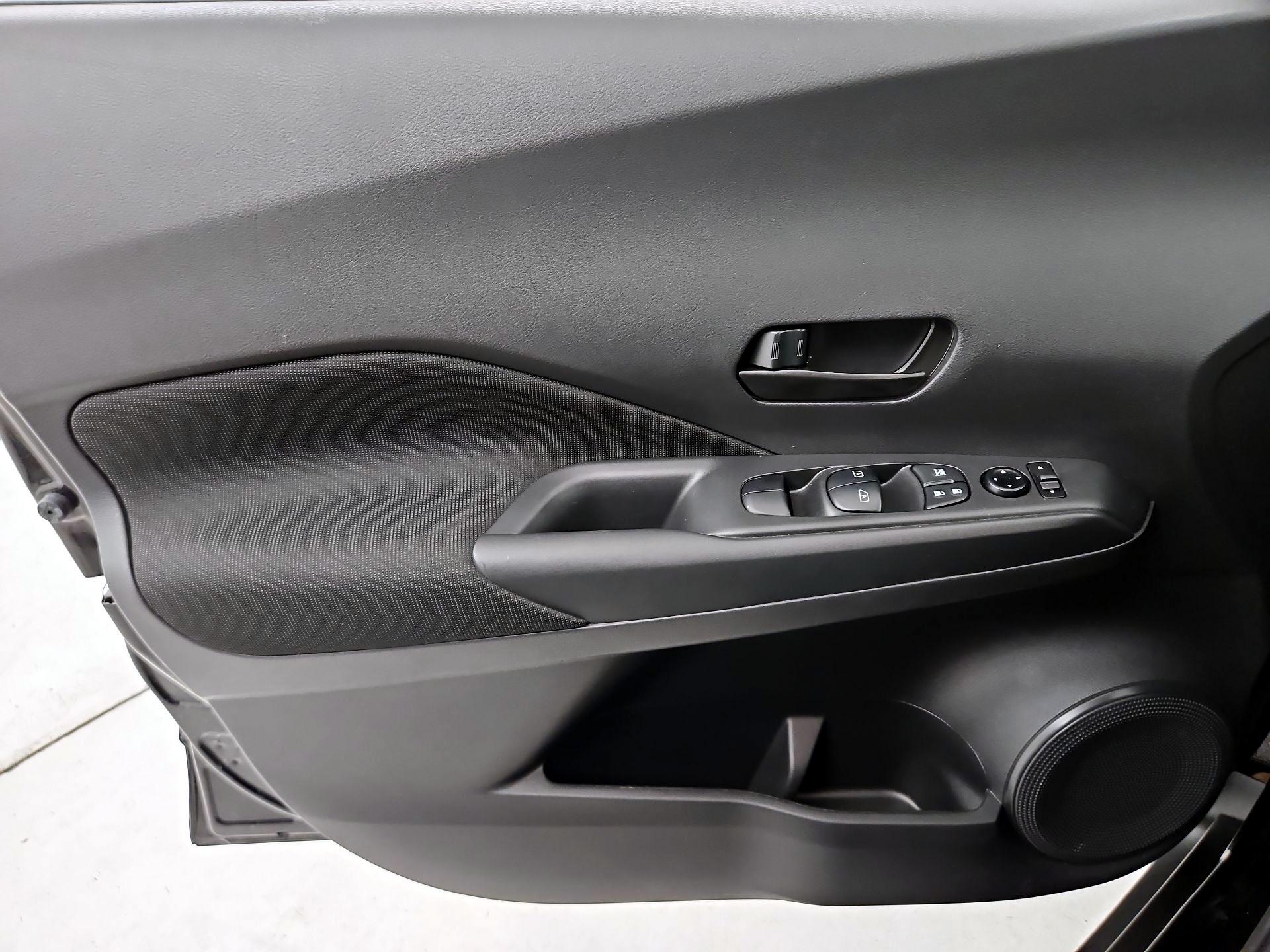 Thumbnail: 2025 Nissan Kicks - 12