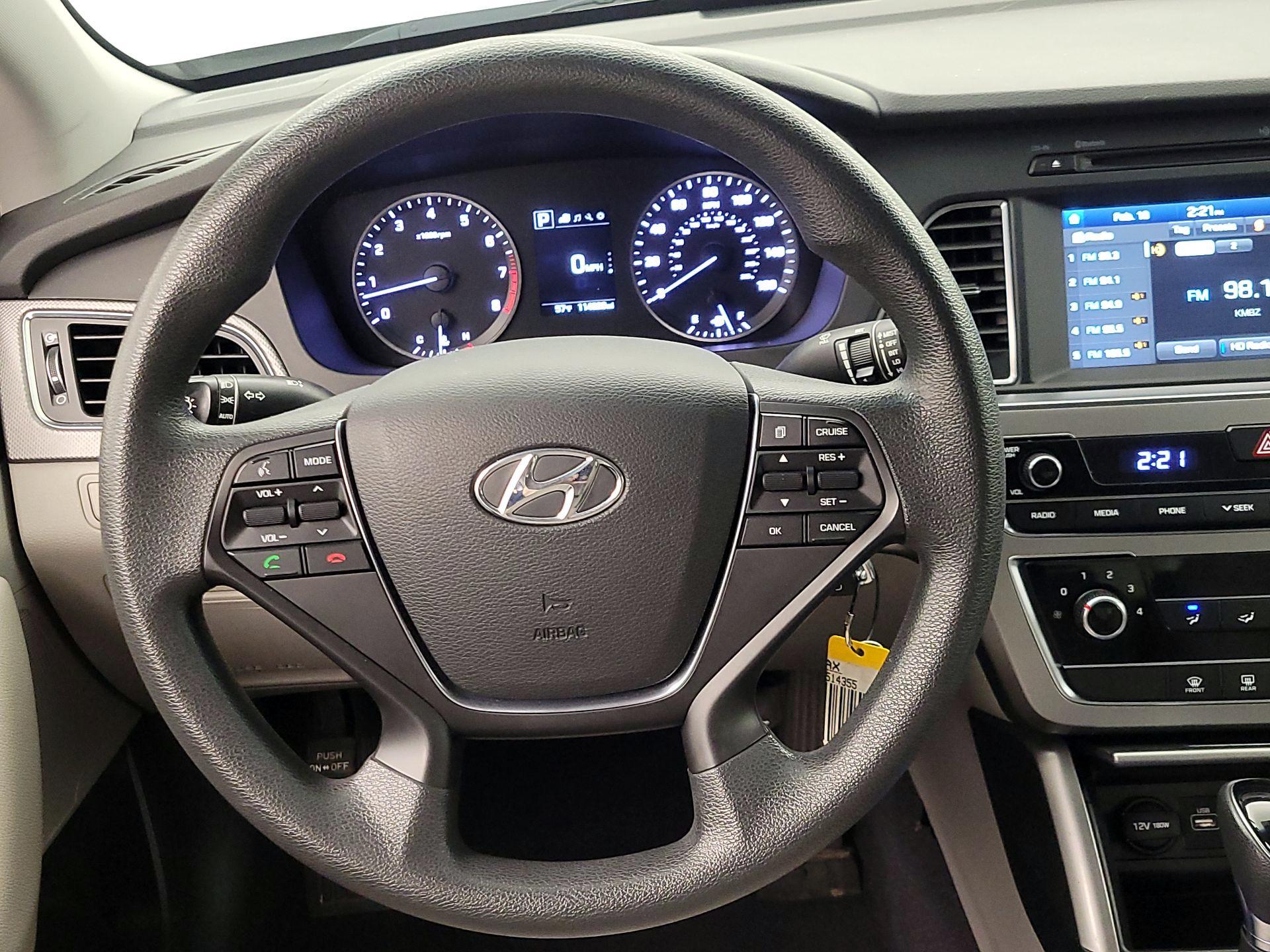 Thumbnail: 2017 Hyundai Sonata - 10