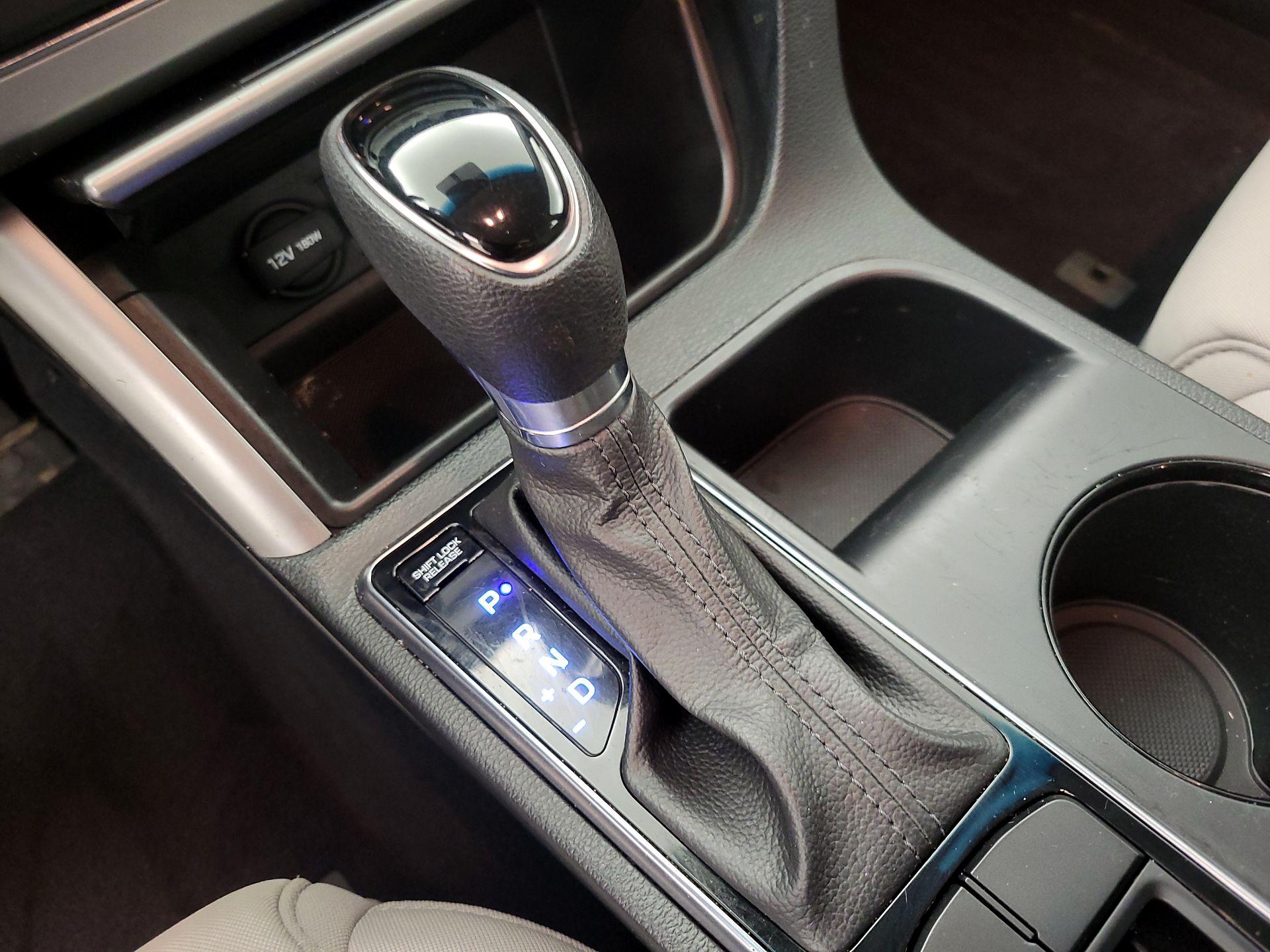 Thumbnail: 2017 Hyundai Sonata - 17