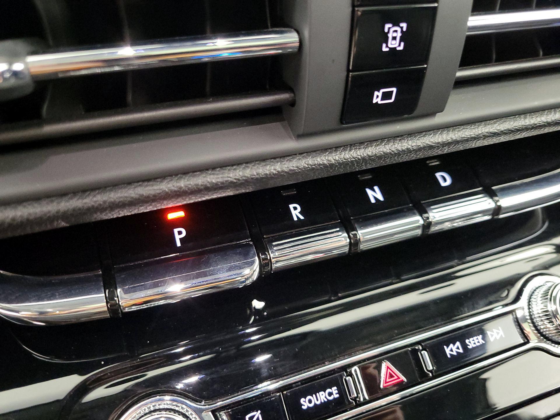 Thumbnail: 2022 Lincoln Corsair - 18