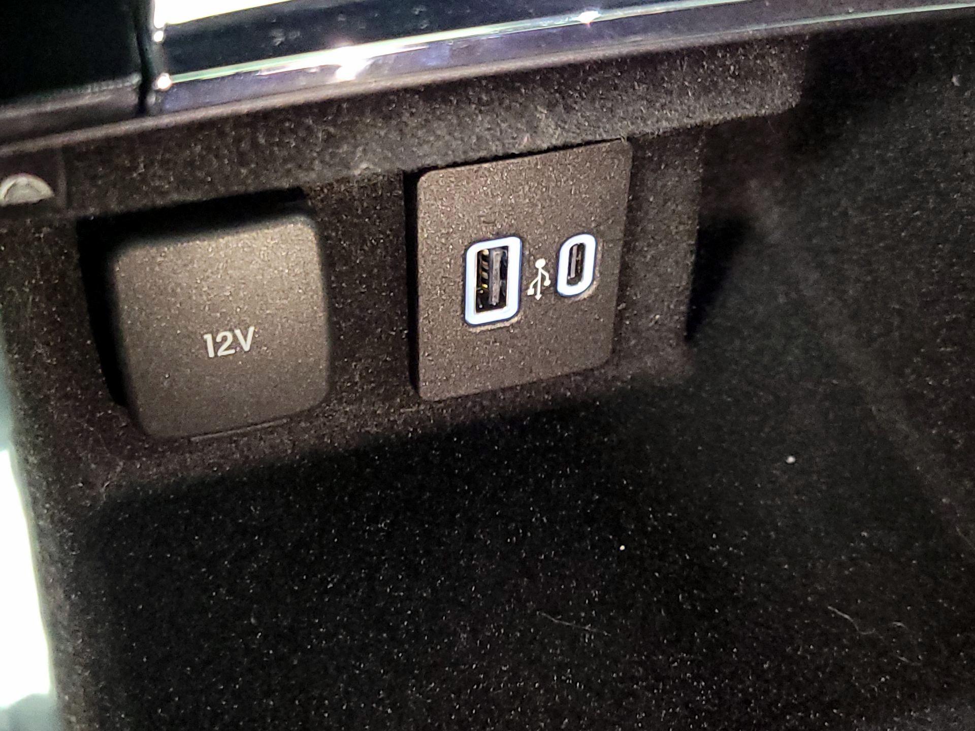 Thumbnail: 2022 Lincoln Corsair - 19