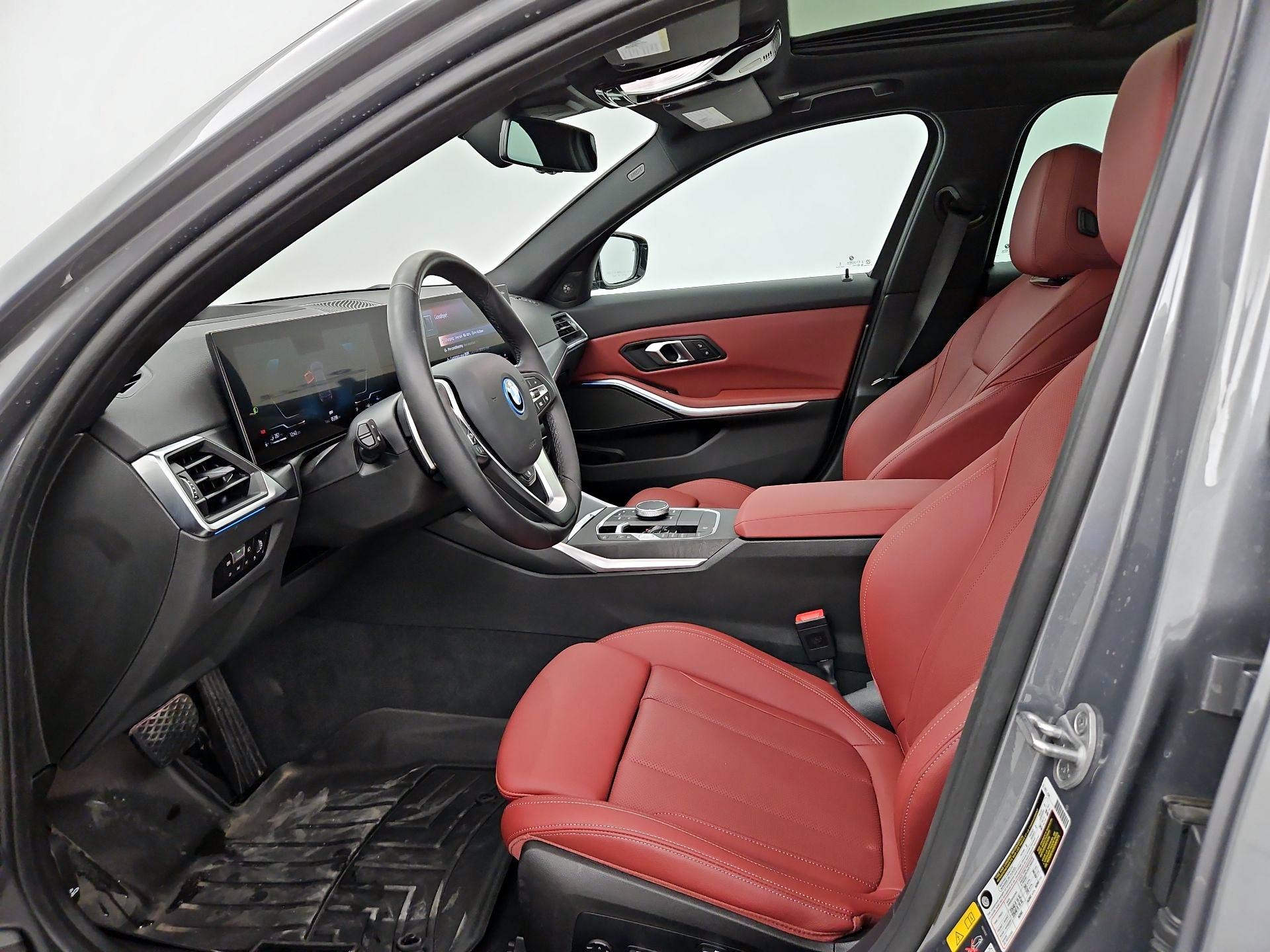 Thumbnail: 2024 BMW 3 Series - 11