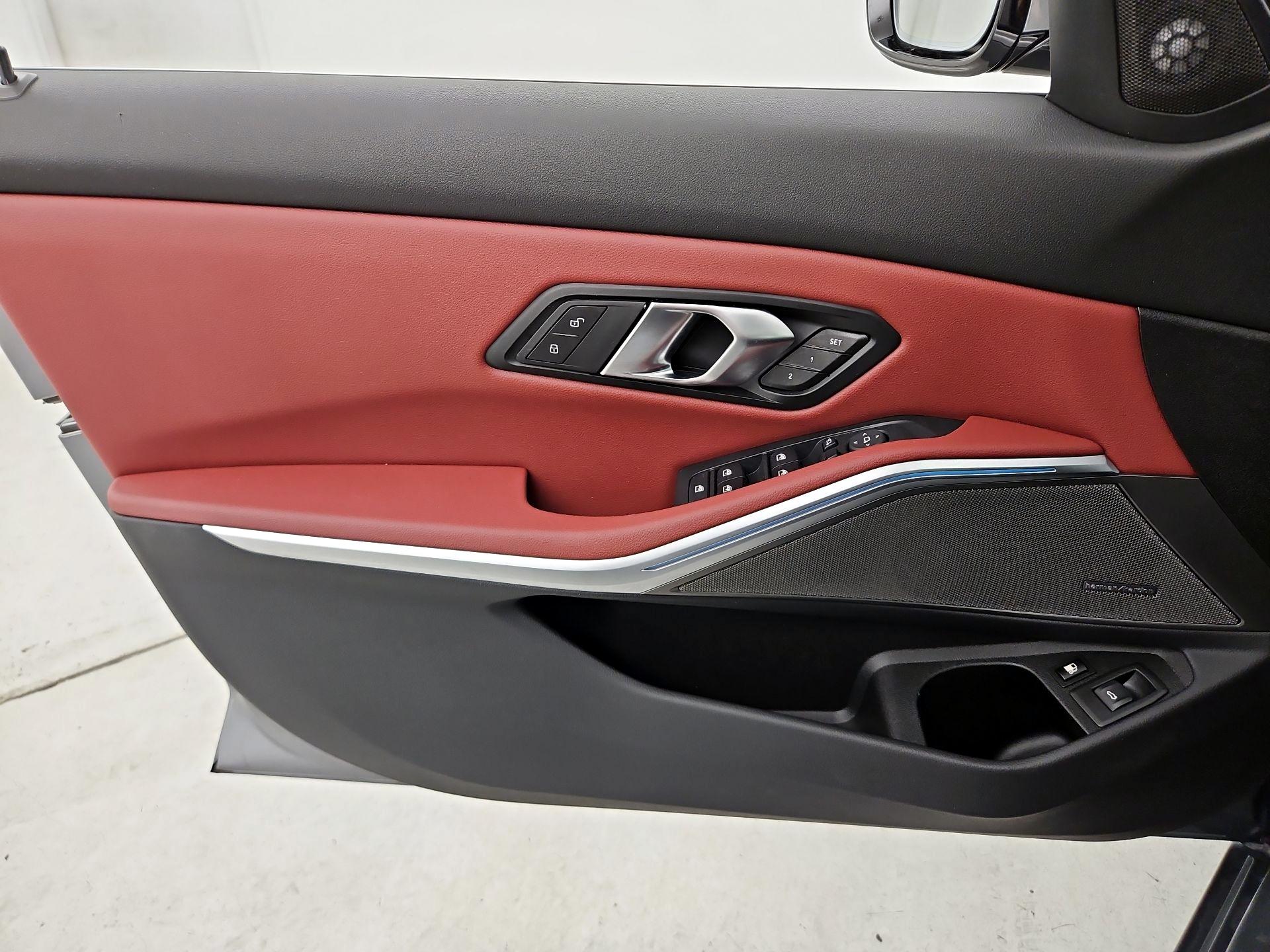 Thumbnail: 2024 BMW 3 Series - 12