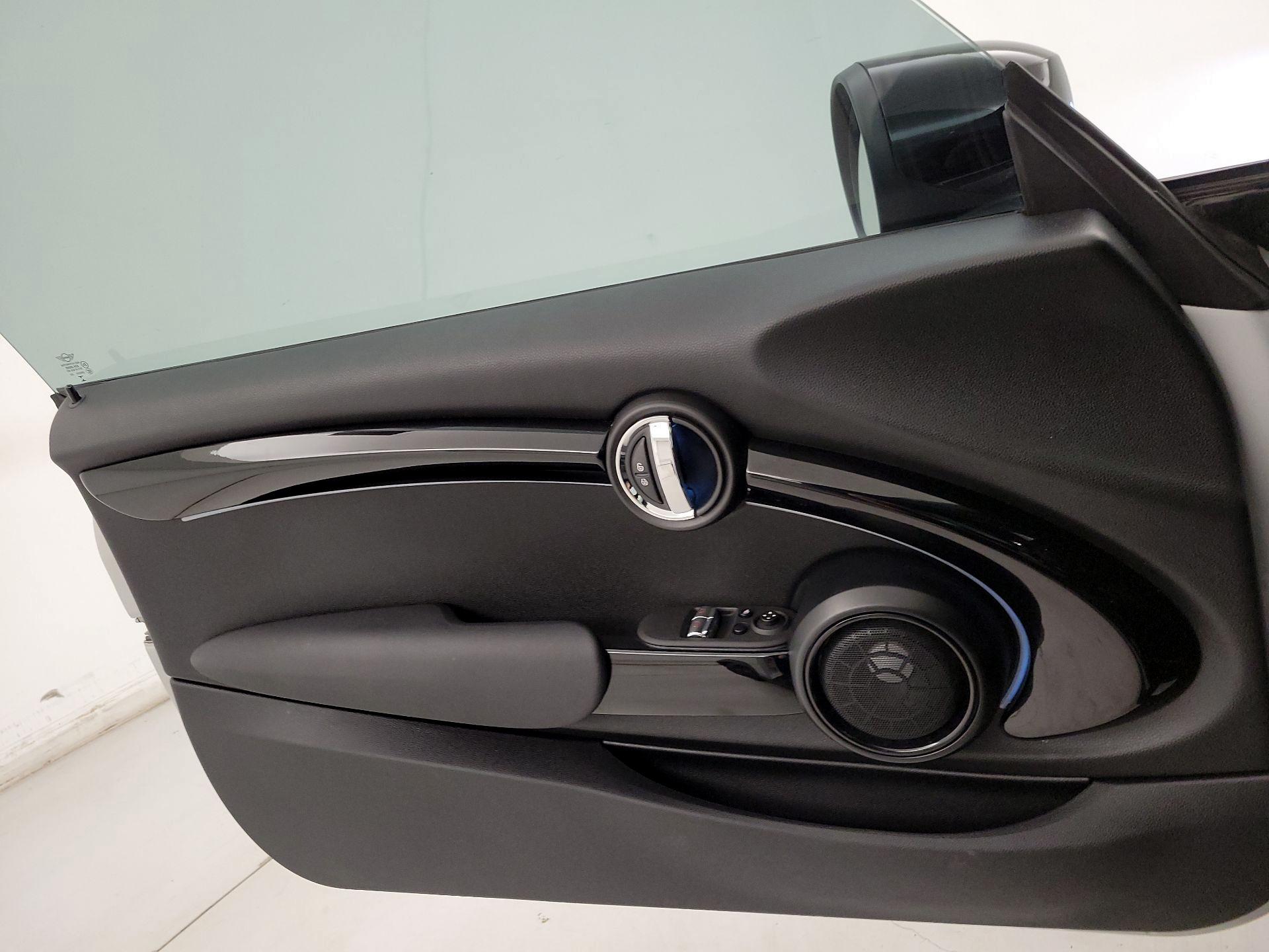 Thumbnail: 2022 MINI Cooper Hardtop - 12