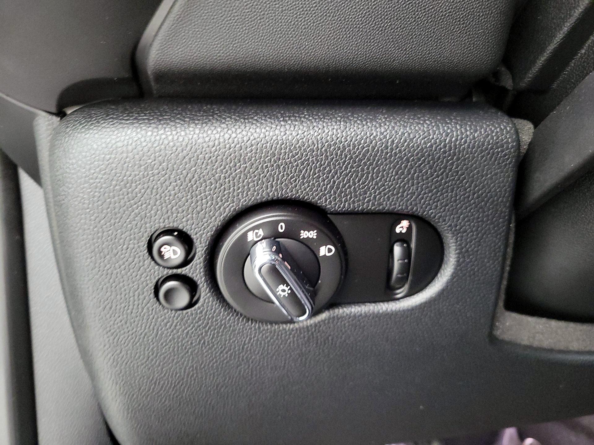 Thumbnail: 2022 MINI Cooper Hardtop - 13